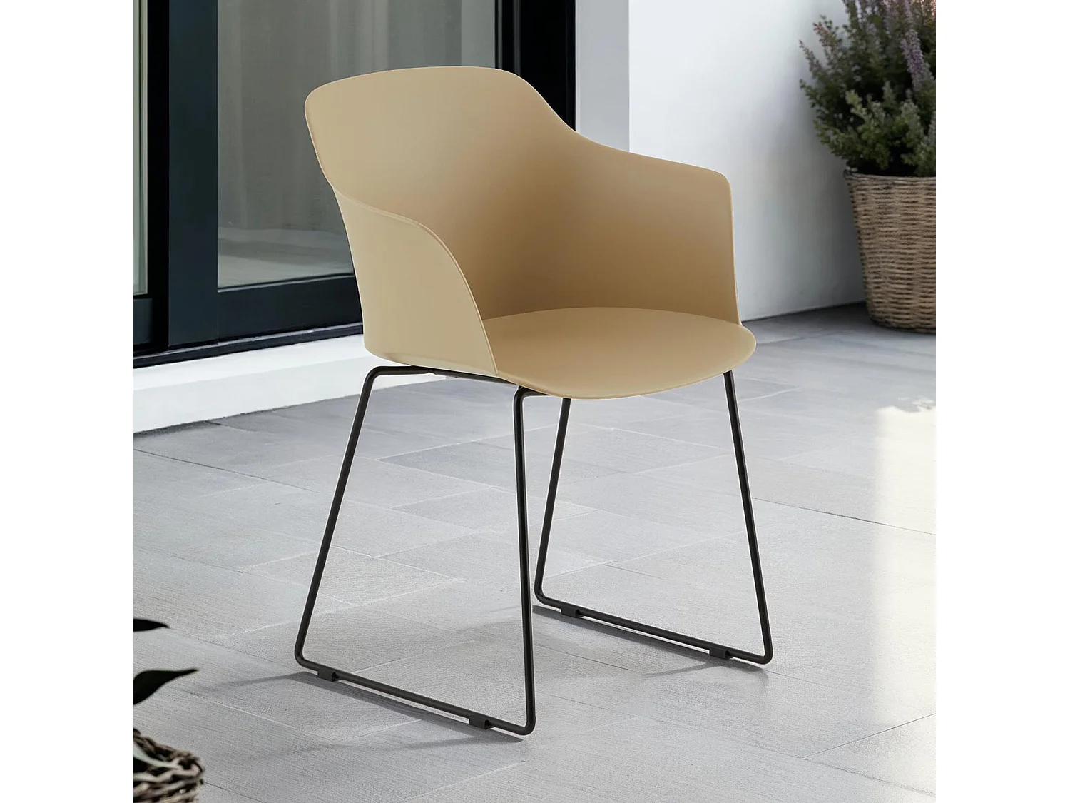 Lot de 4 chaises de jardin FORO fauteuil d'extérieur en plastique beige résistant aux UV et pieds en métal noir