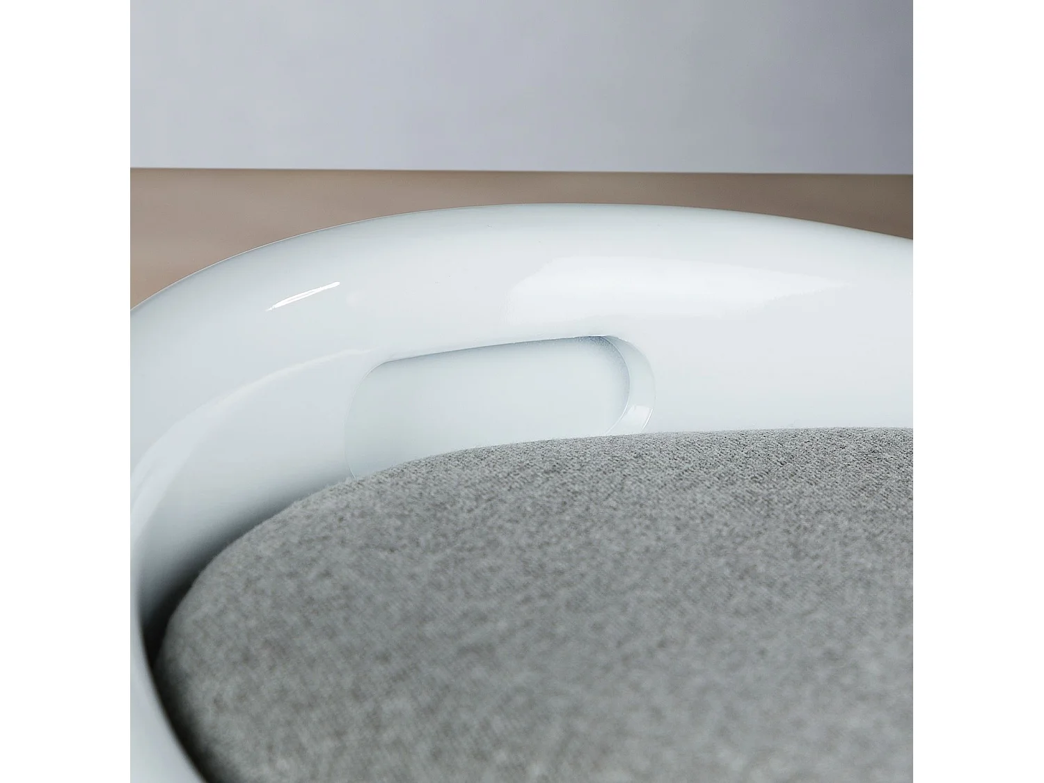 Tabouret DANIEL coffre de rangement panier à linge siège avec assise rembourrée, en plastique et revêtement synthétique, blanc/gris