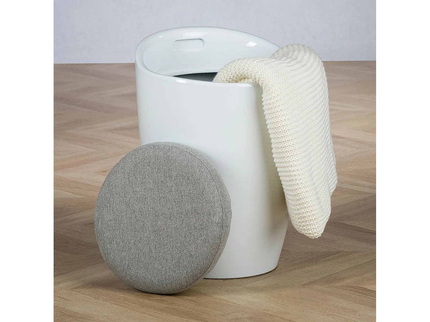 Tabouret DANIEL coffre de rangement panier à linge siège avec assise rembourrée, en plastique et revêtement synthétique, blanc/gris