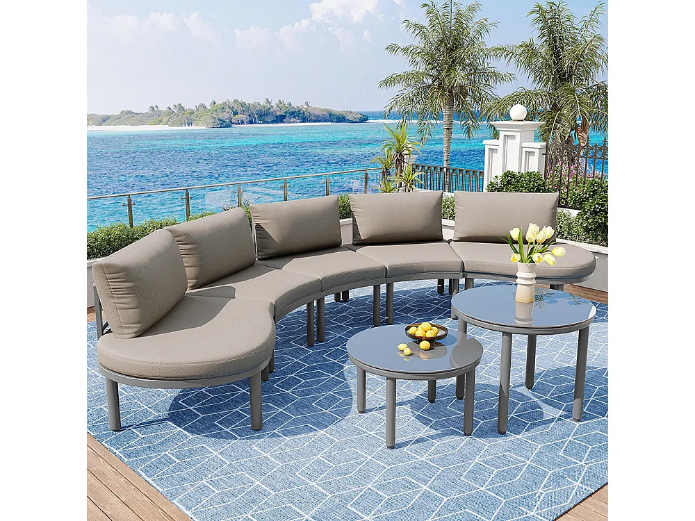 Gartenmöbel (5 Sitzplätze), 2 Couchtische aus gehärtetem Glas mit grauen Sitzkissen und Kissen, verstellbare Füße, elegantes rundes Sofa.