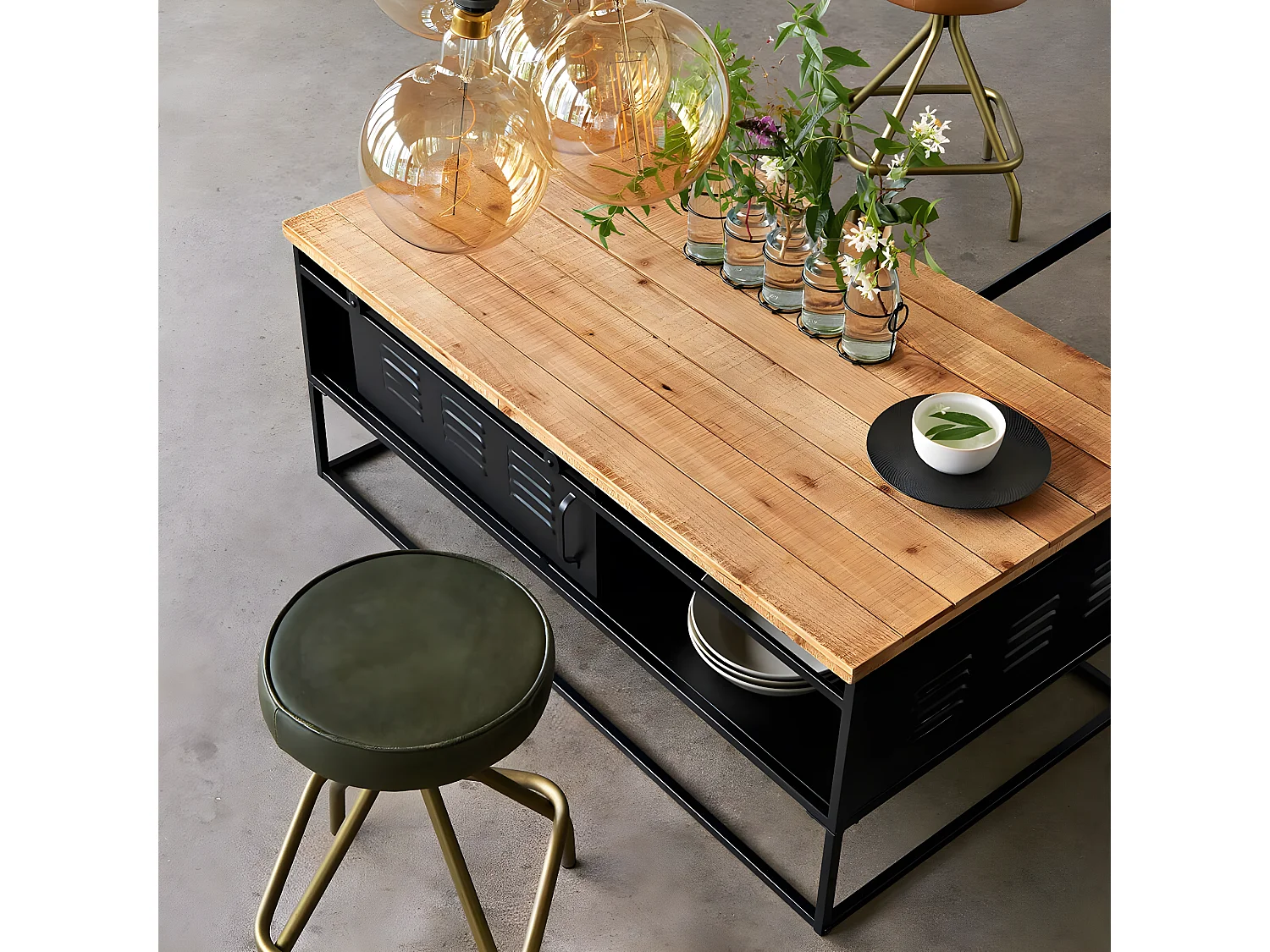 Table basse avec rangements en sapin et fer - Longueur 110 x Hauteur 45 x Profondeur 60 cm