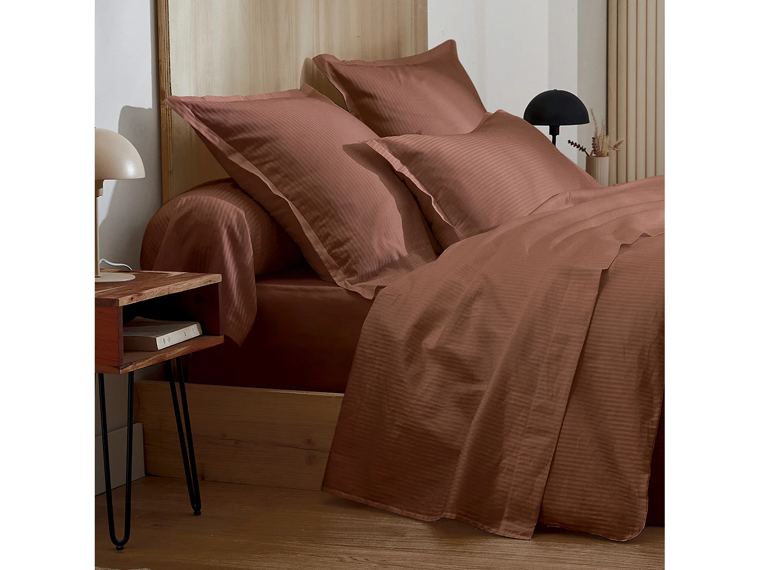 Bettbezug aus Baumwollsatin mit Ton-in-Ton-Streifen
