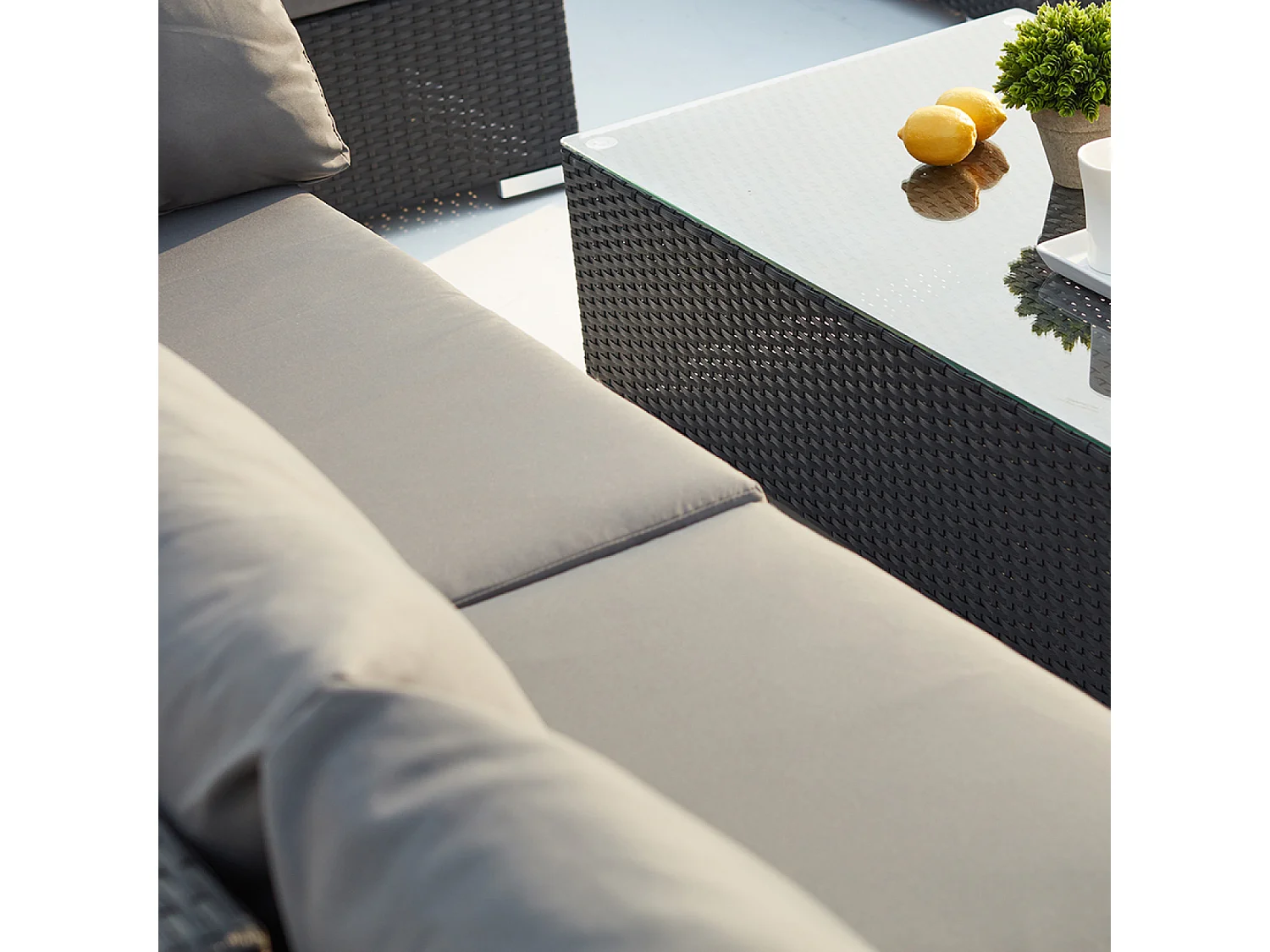 Salon de jardin modulable 6 places en résine gris et beige SALENTO