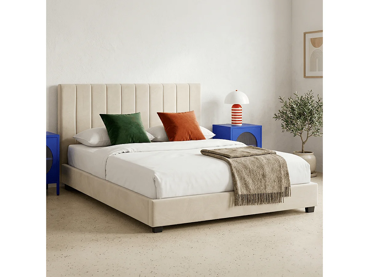 Lit adulte 180x200 cm avec tête de lit capitonnée en velours beige - William