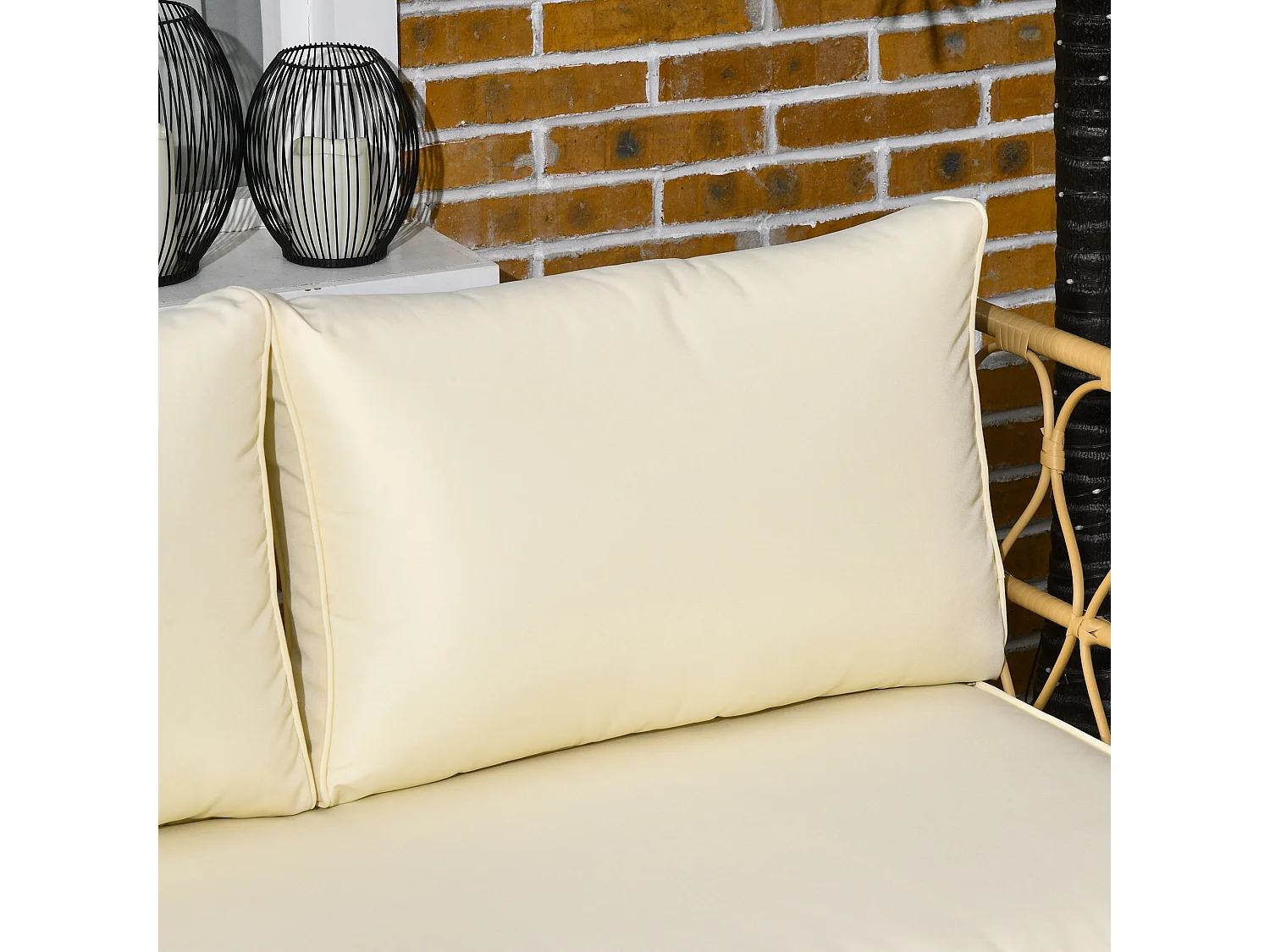 Salon de jardin 4 places 4 pièces style colonial résine tressée aspect rotin coussins écrus