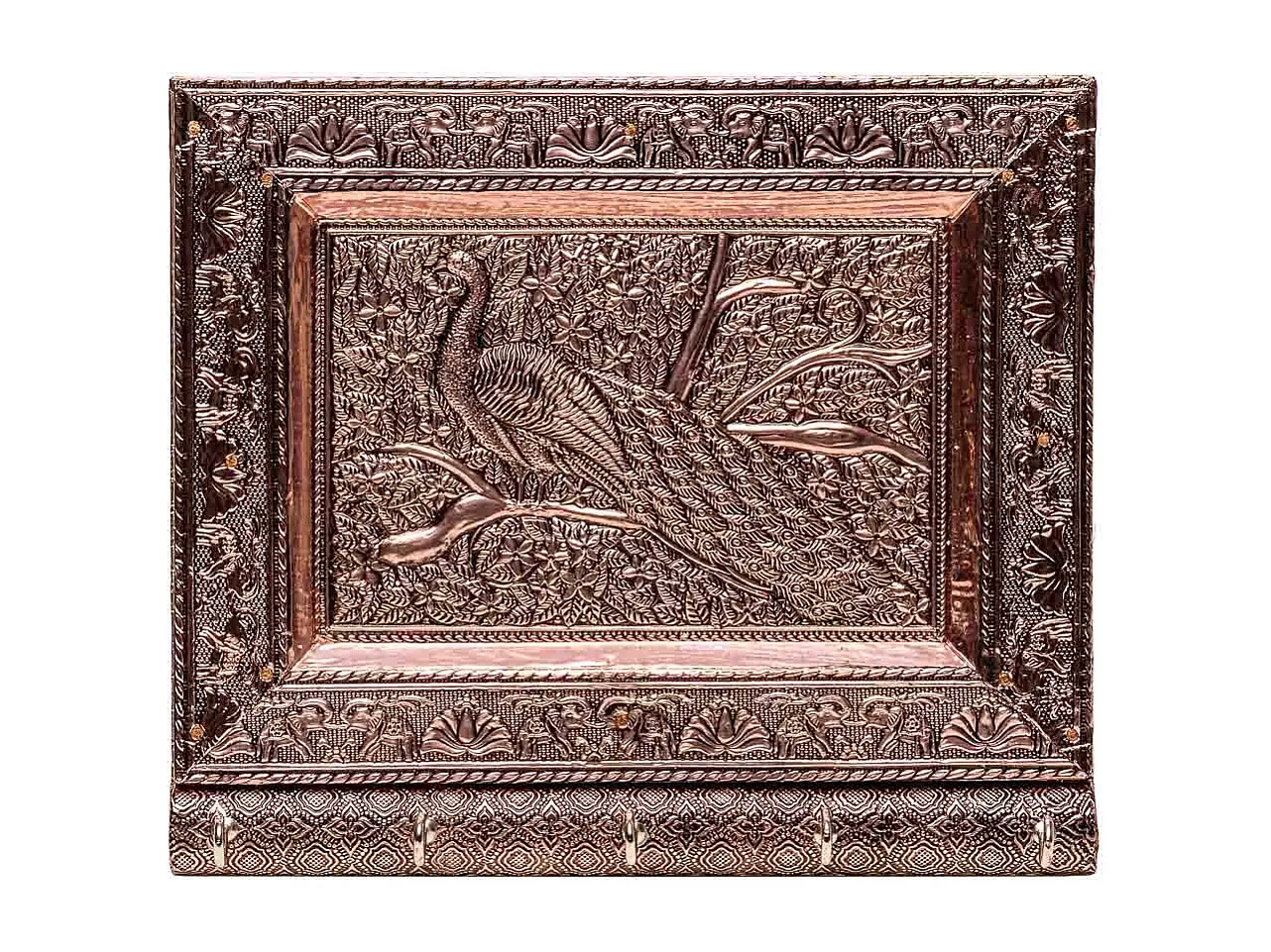 Llavero de metal repujado color cobre 22,5x17,5x2