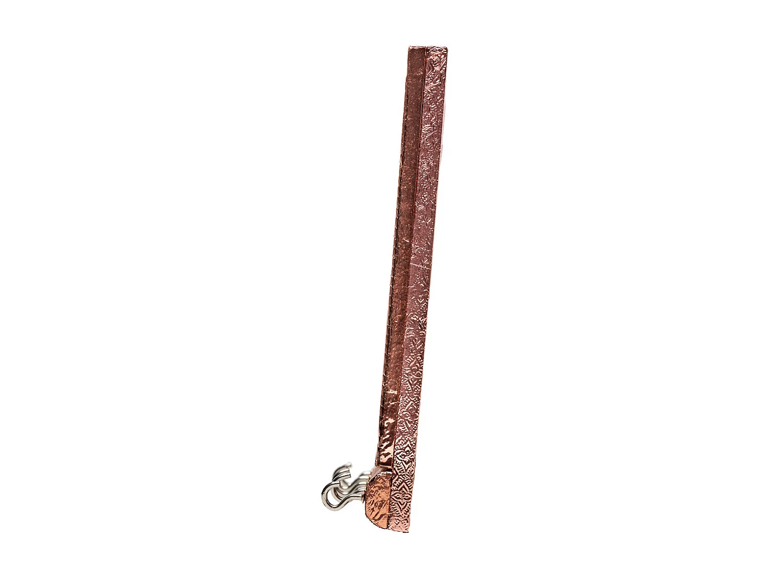 Llavero de metal repujado color cobre 22,5x17,5x2