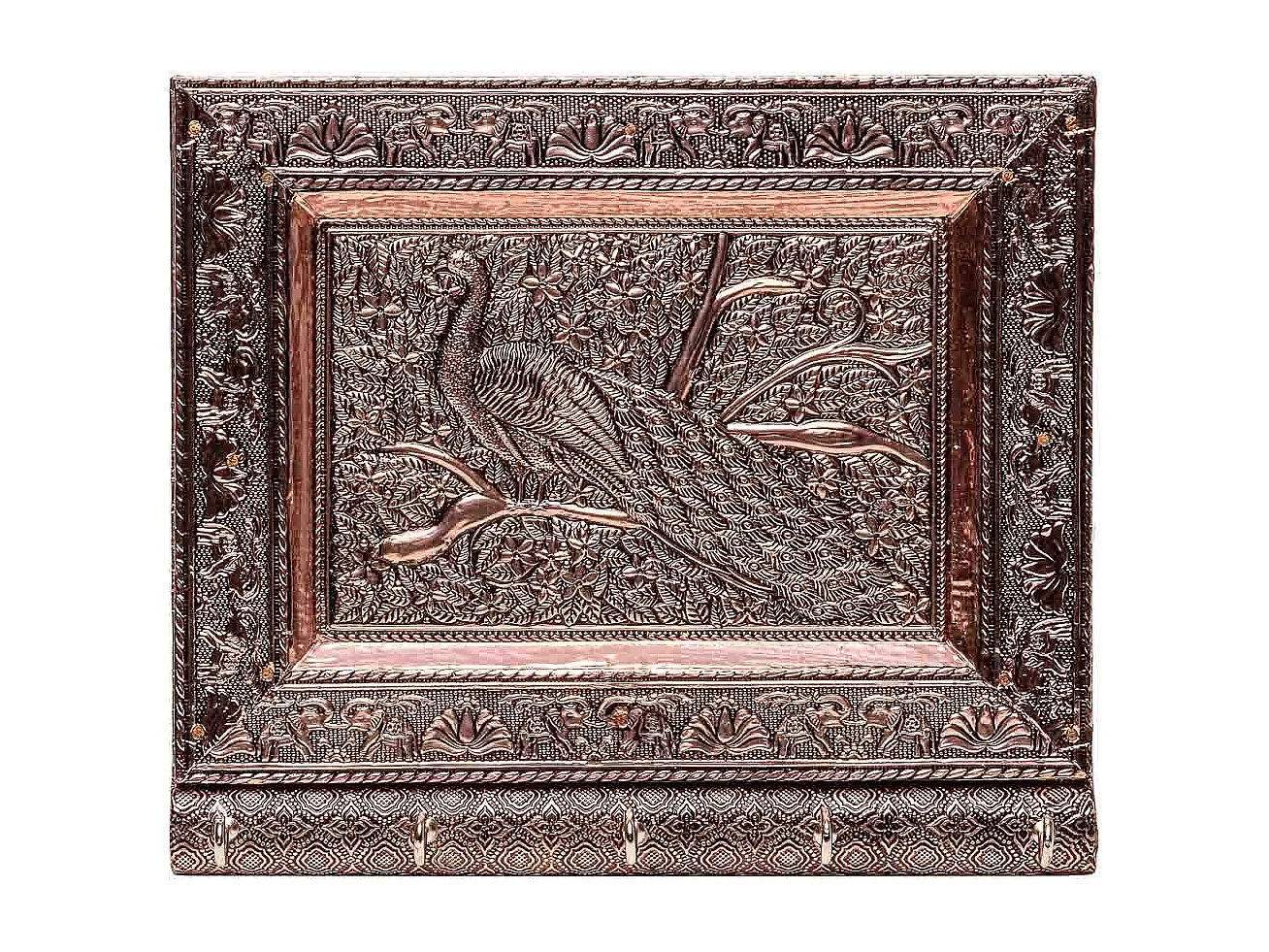 Llavero de metal repujado color cobre 22,5x17,5x2