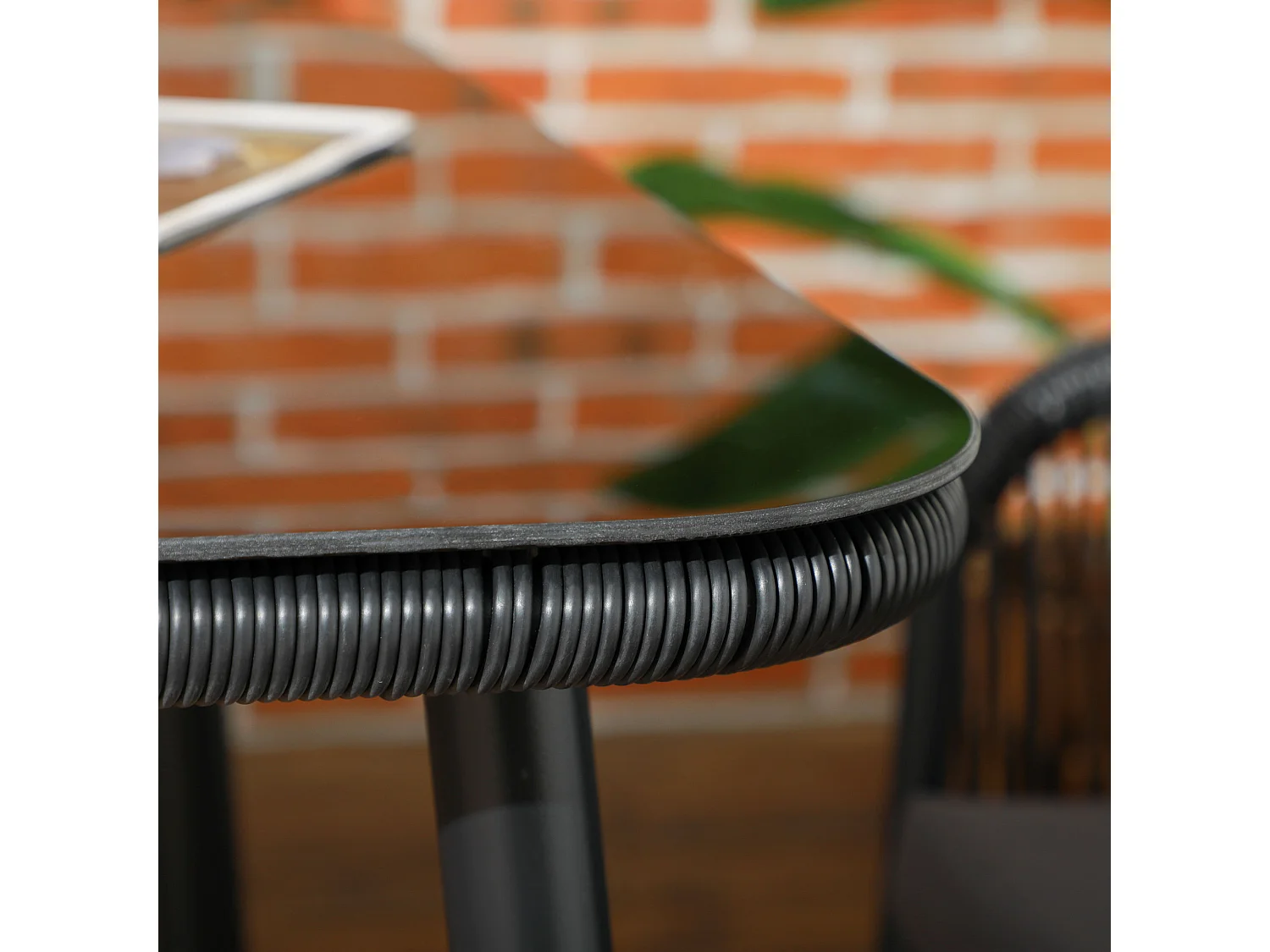 Salon de jardin 4 places 5 pièces table à manger chaises empilables coussins alu résine noir gris