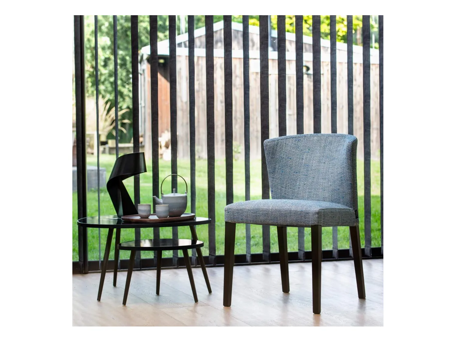 Habitat - Lot de 2 chaises en tissu - Gris bleu - Pieds noirs - Valentina