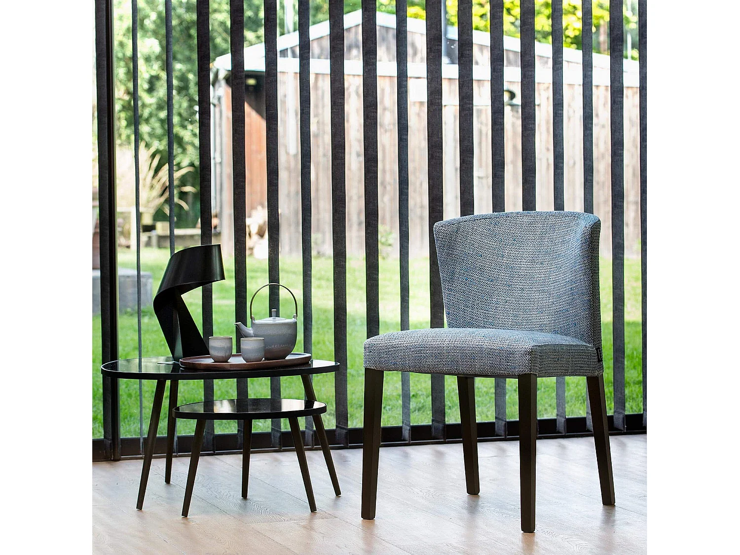 Habitat - Lot de 2 chaises en tissu - Gris bleu - Pieds noirs - Valentina