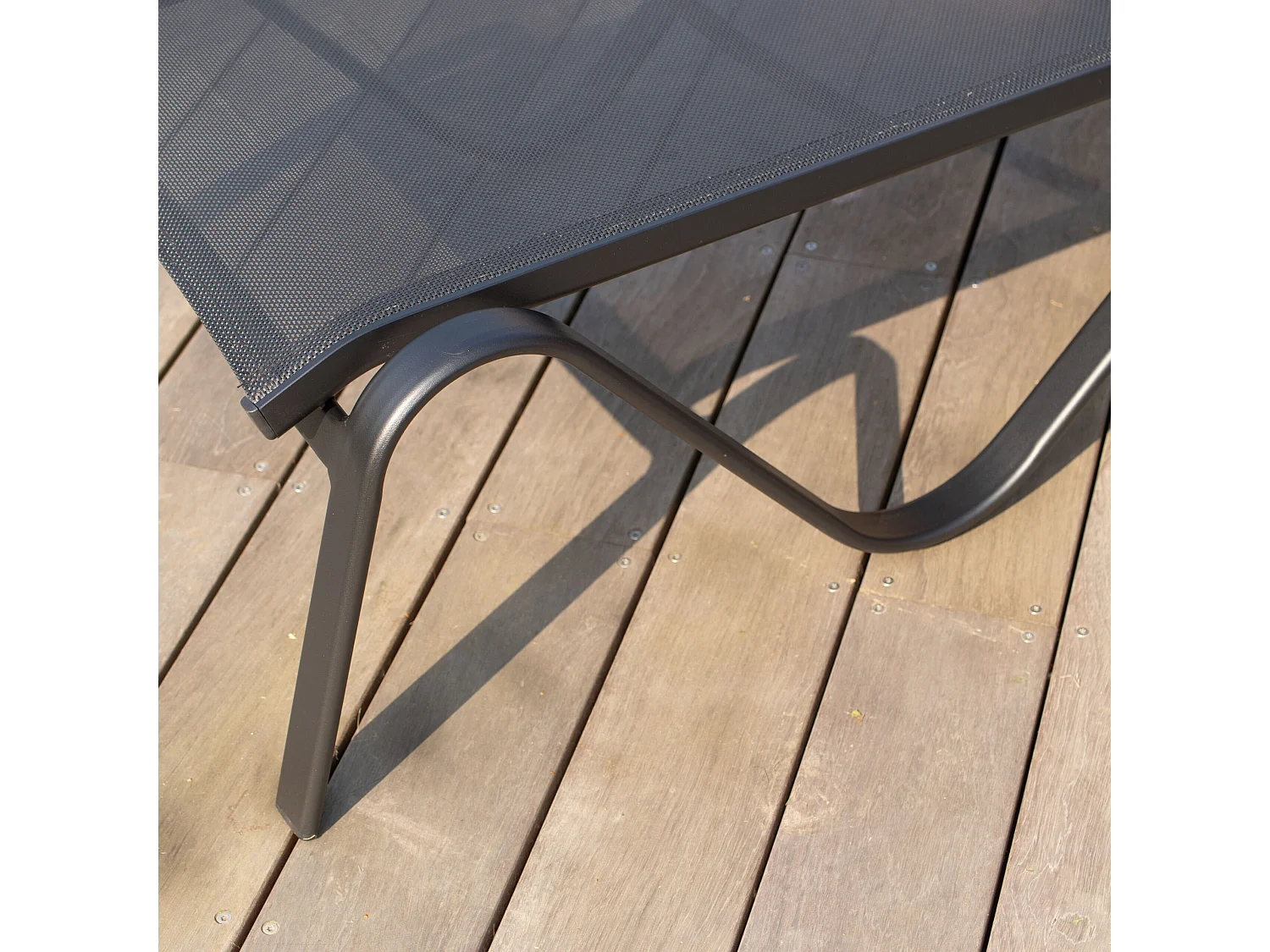 Bain de soleil noir en aluminium multipositions SUNSET