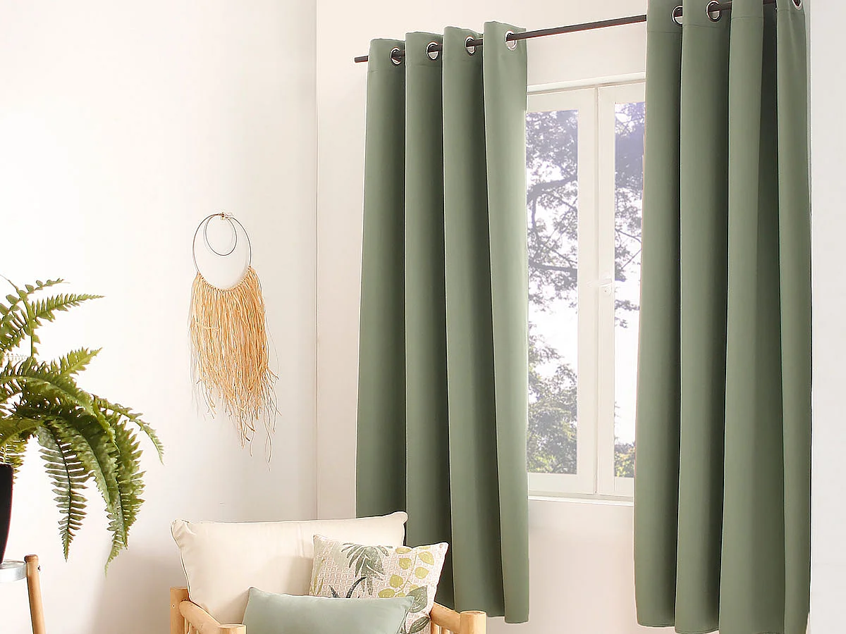 Rideau Occultant à Œillets "Reglisse" 140x180cm Vert Argile
