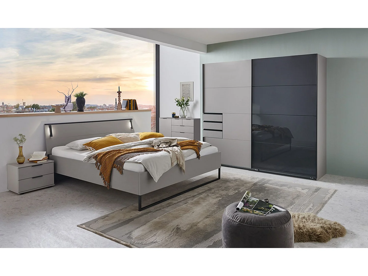 Chambre à coucher complète adulte ( lit adulte 180 x 200 cm+ Commode combinée + tables de chevet+ Armoire)