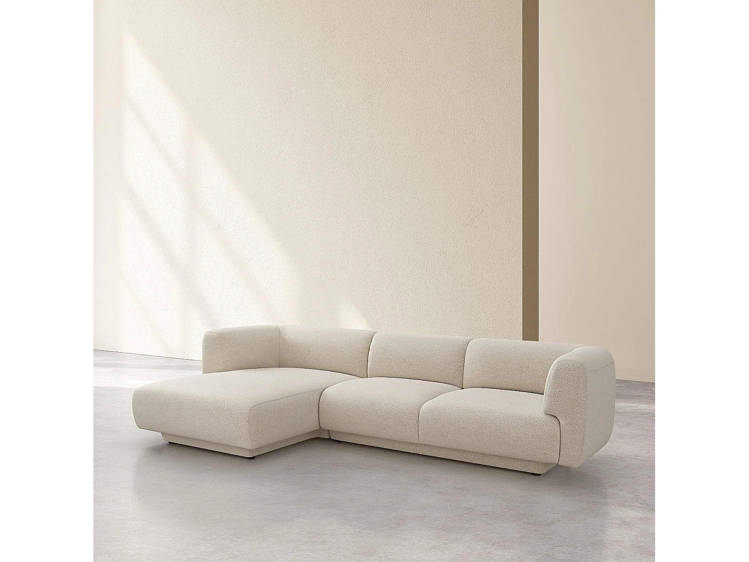 Grand canapé d'angle gauche en tissu texturé - Beige vanille - Design by Federica Francini
