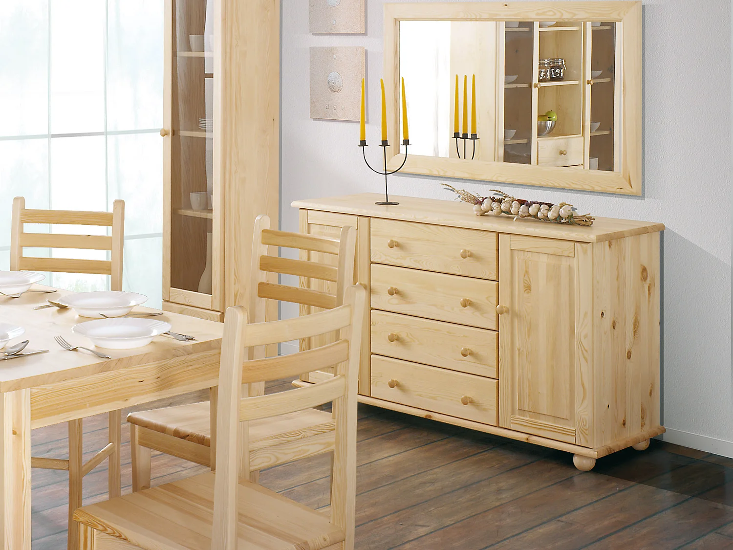 Houten ladekast 138 cm Roxana Classic, grenen