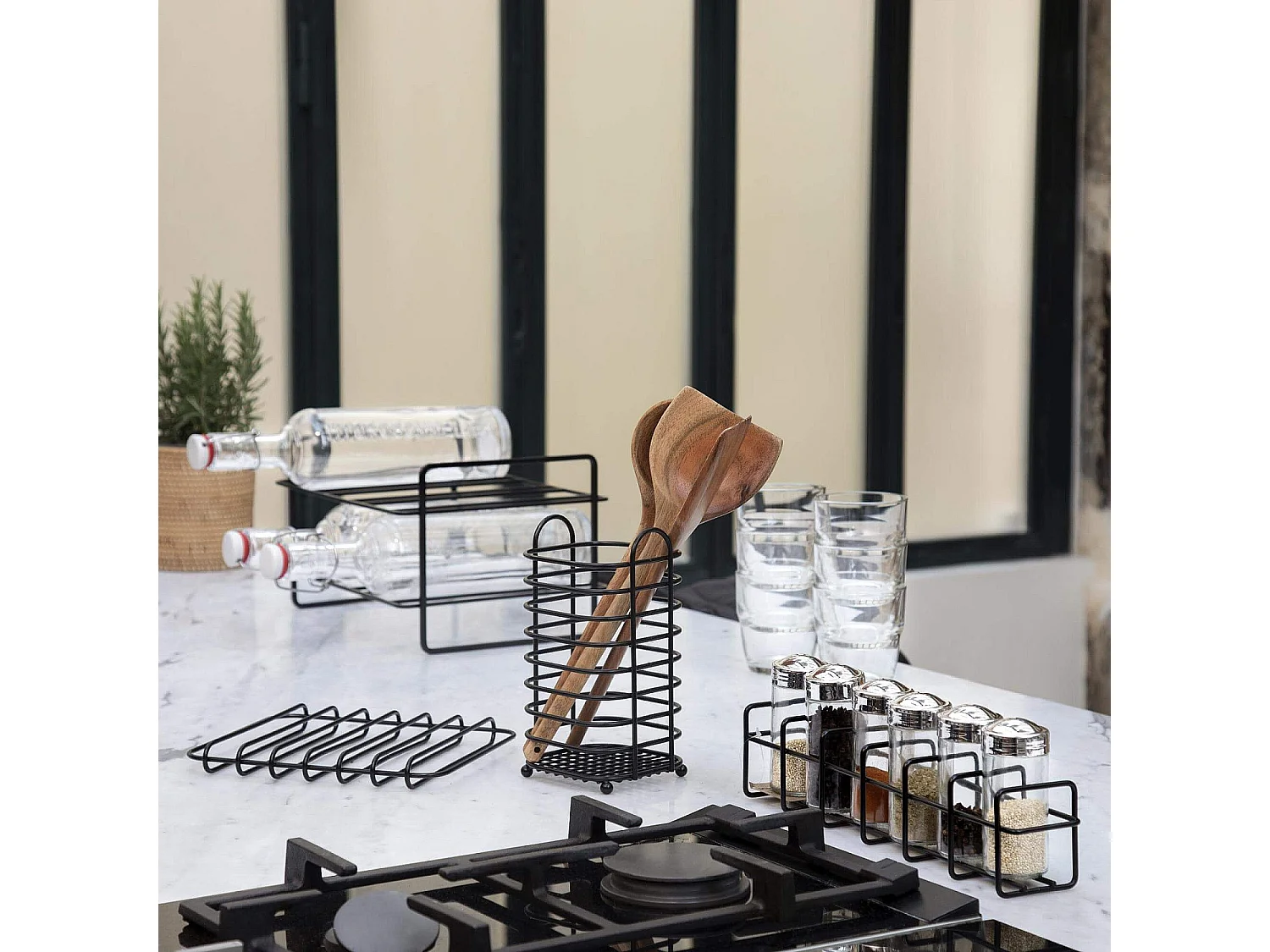 Habitat - Rangement pour épices en métal - Noir - Mikado