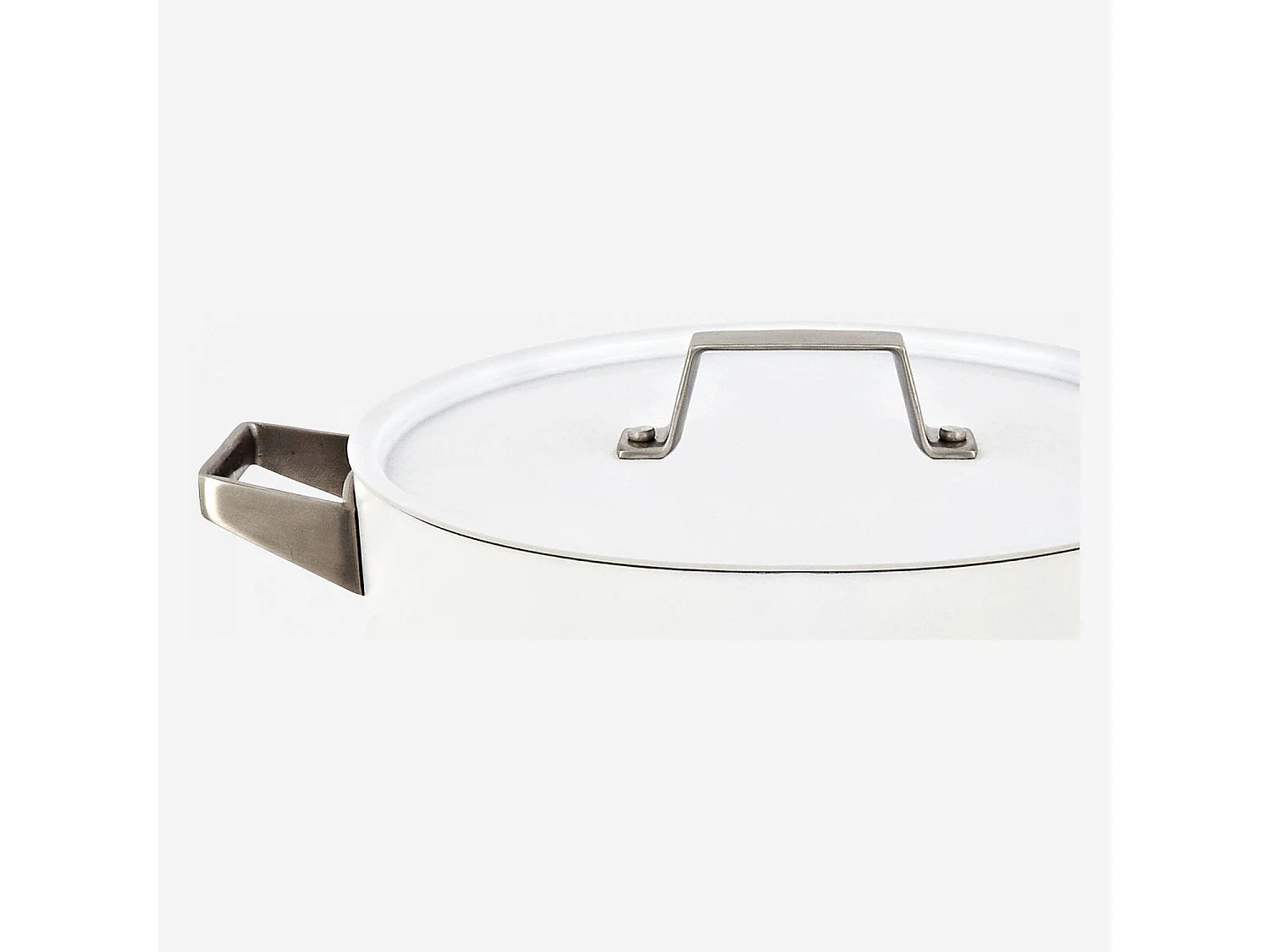 Habitat - Marmite avec couvercle 26 cm en aluminium extérieur blanc et revêtement intérieur céramique - Denver II