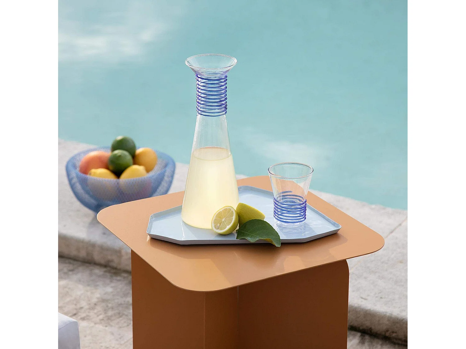 Carafe en verre - 1,1 L - Bleu - Design by Chloé Le Cam
