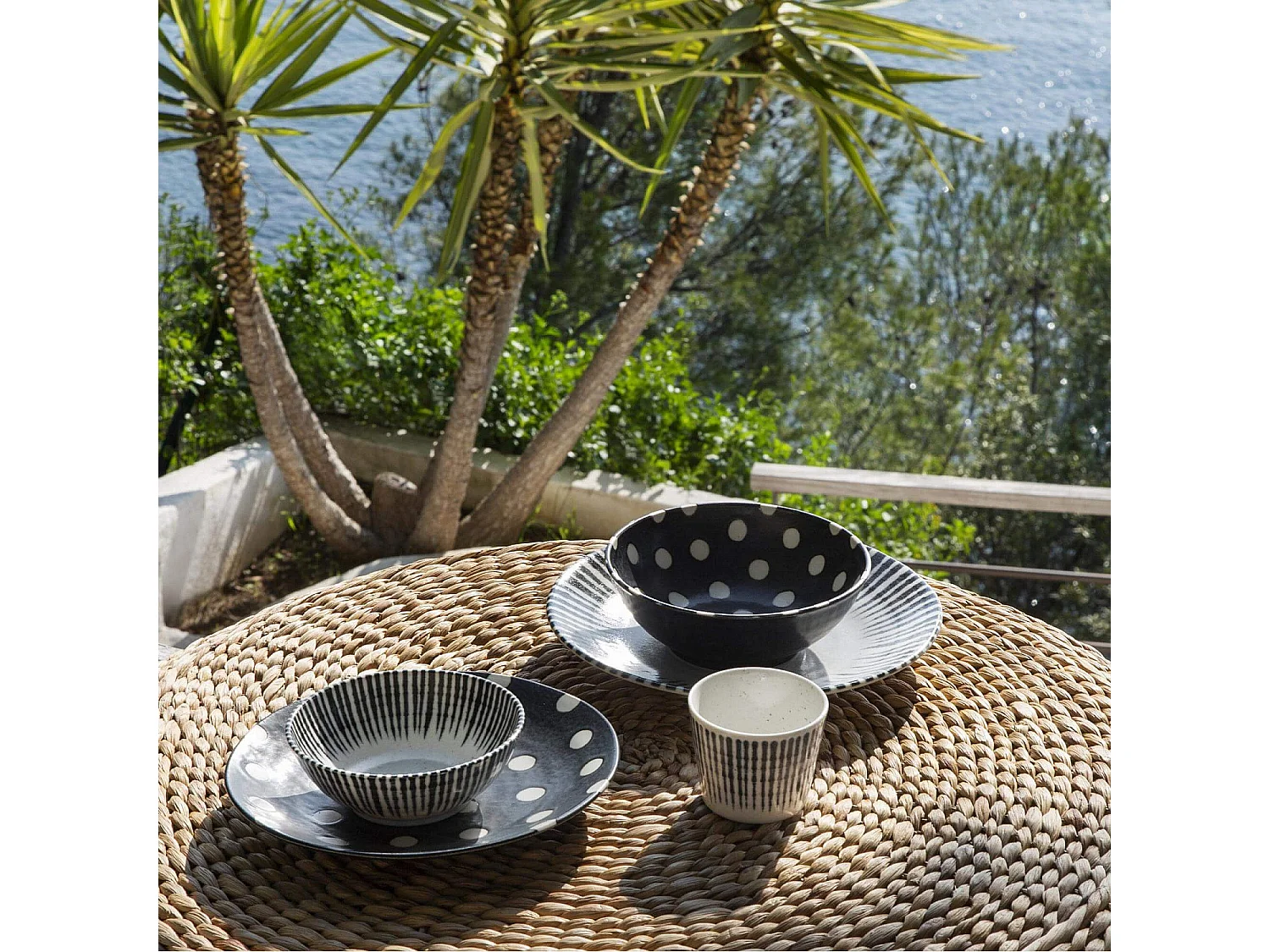 Assiette à dessert en porcelaine - 23 cm - Bleu marine et pois blancs (Lot de 5)