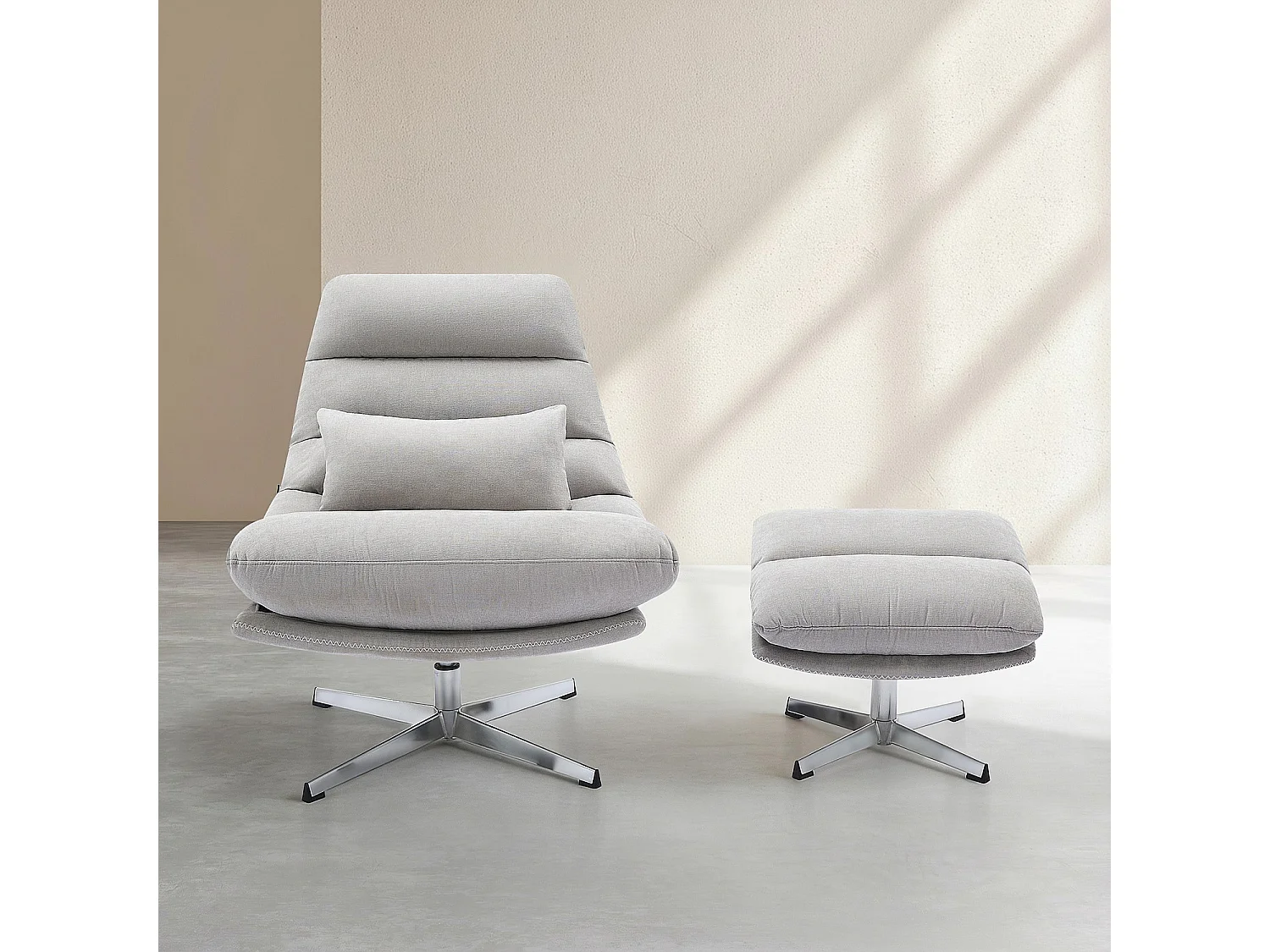 Fauteuil pivotant avec repose-pieds en tissu et métal chromé - Gris polaire