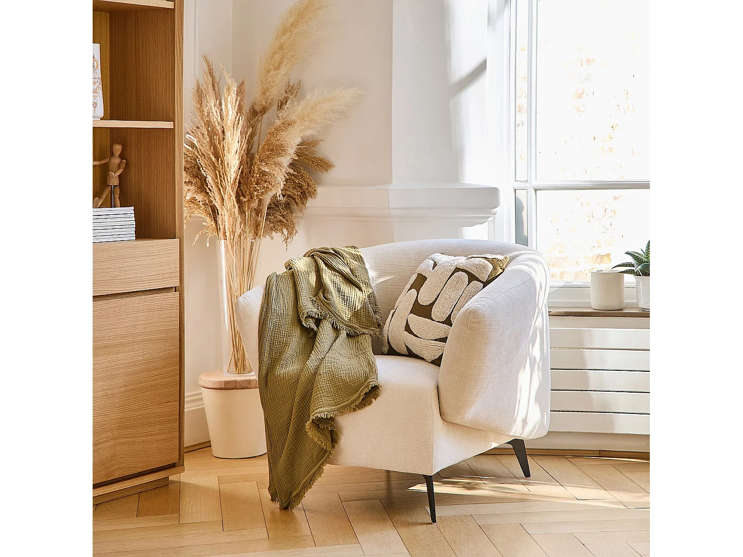 Fauteuil en tissu et métal noir - Crème - Design by Nicole Aptel