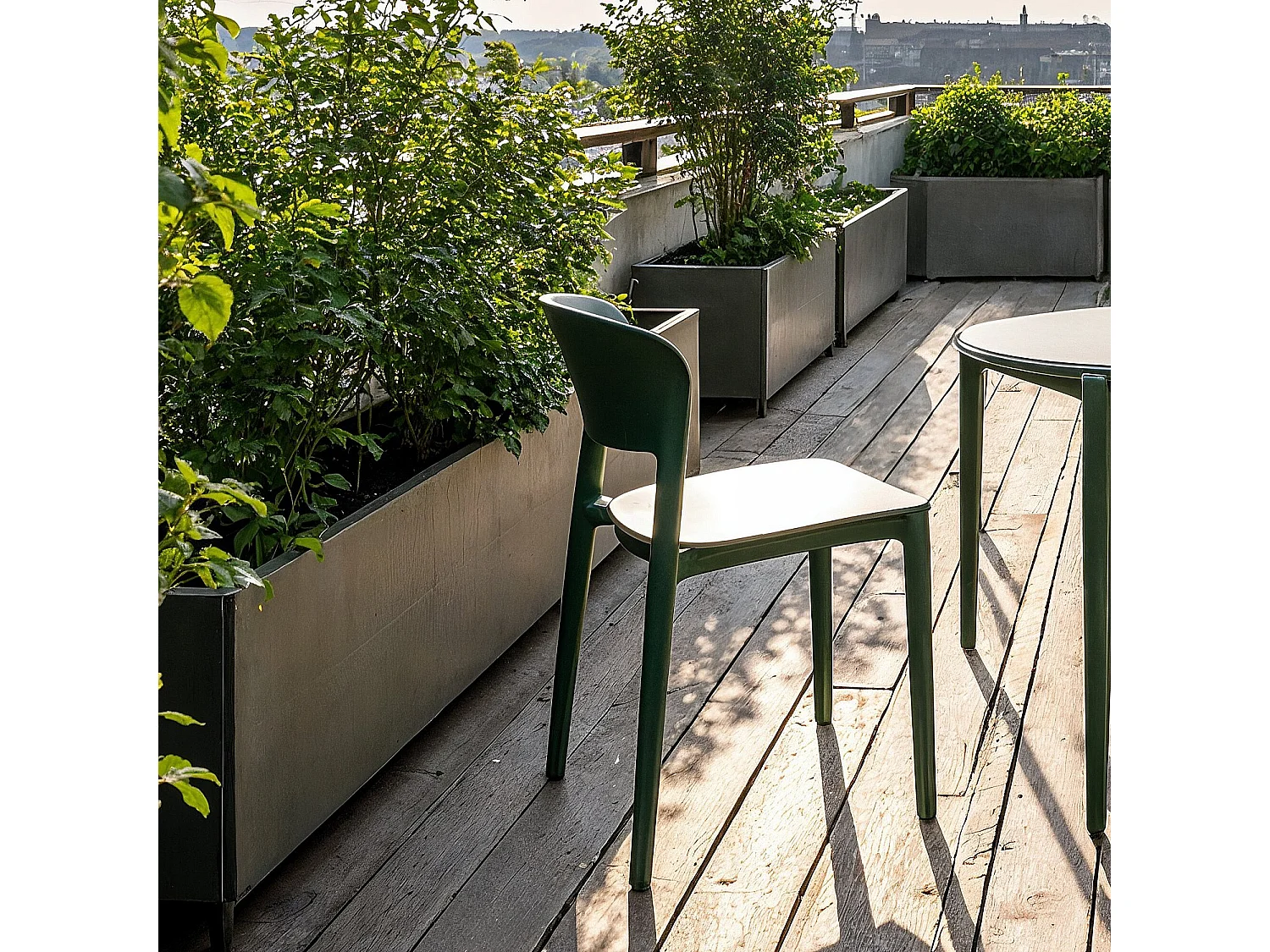 Habitat - Lot de 2 chaises de jardin en polypropylène - Vert sauge - Design by Favaretto & Partners - Faraya