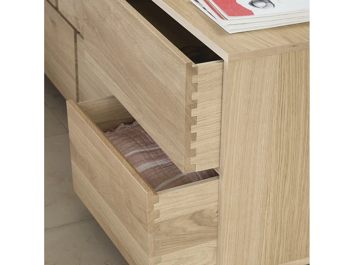 Commode 6 tiroirs en chêne - Naturel - Design by Bethan Gray