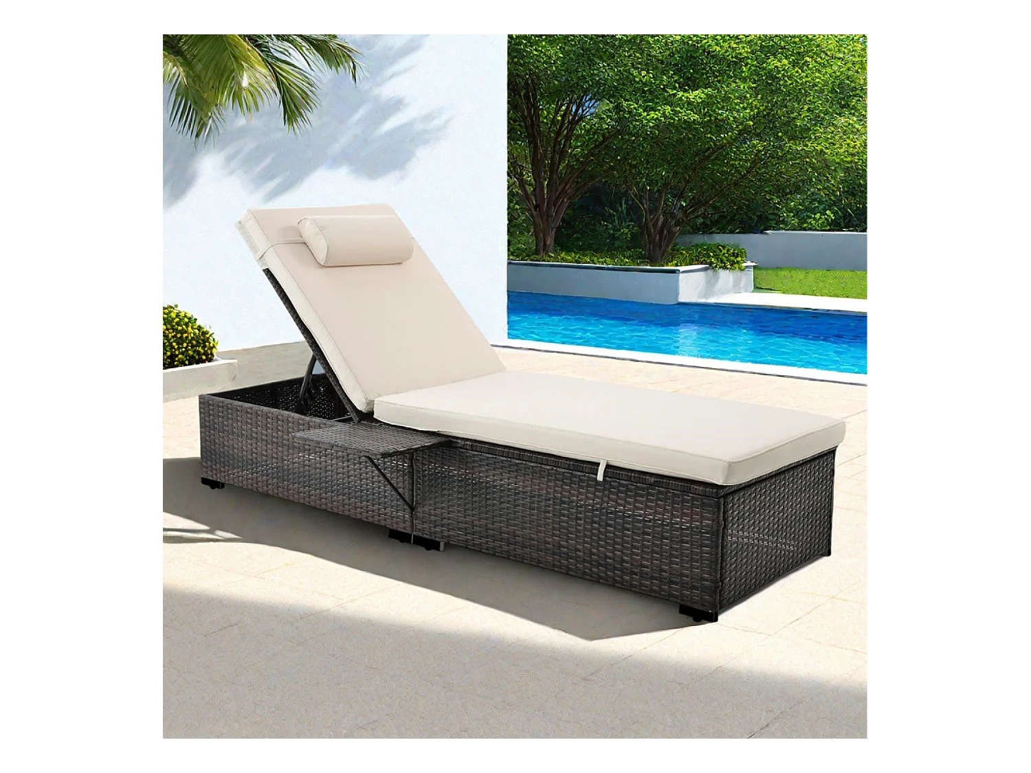 Lot de 2 transats coussins beiges en résine tressée avec tablette latérale PUNTA CANA