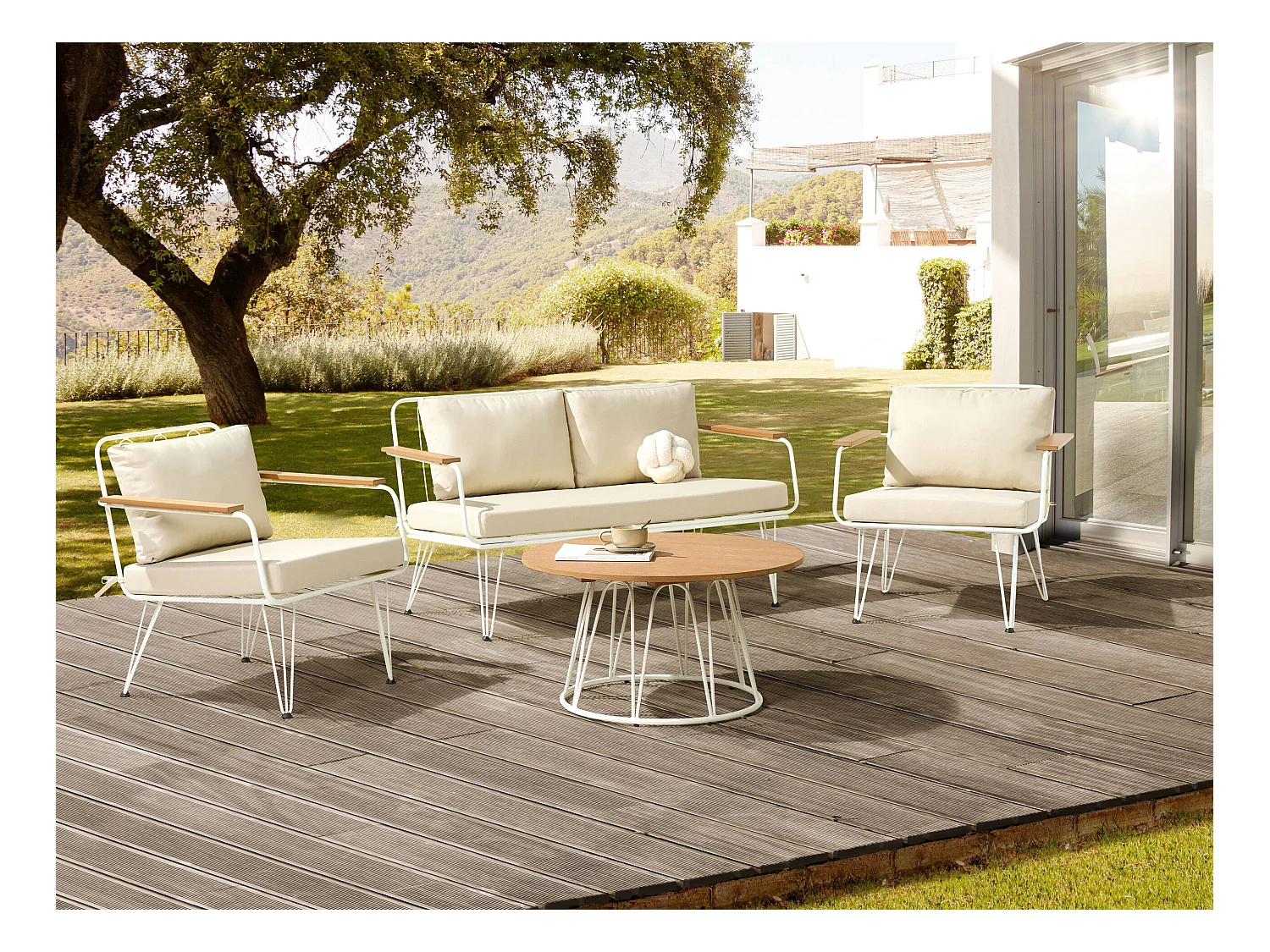 Zestaw ogrodowy ze stolikiem dla 4 osób MONTESILVANO Metal Jasnobeżowy