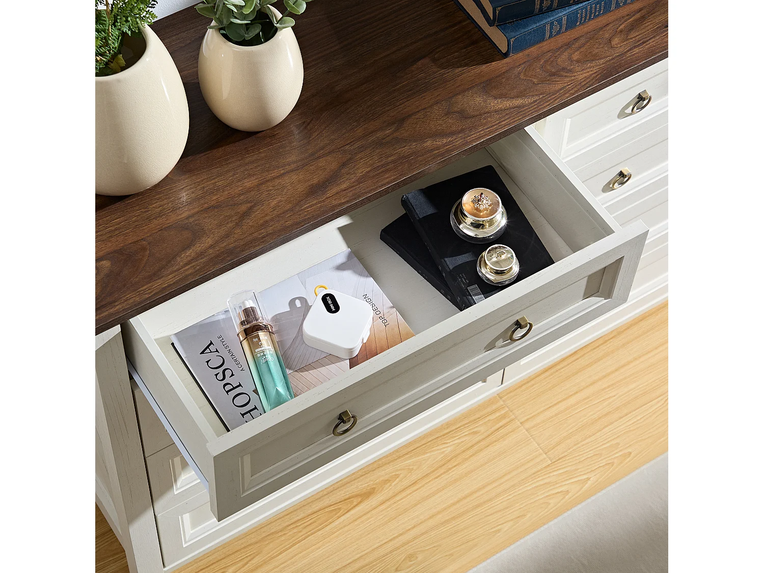 Commode moderne avec 8 tiroirs, buffet - 137 x 40 x 79.5 cm - pour chambre, salon - MDF - Couleur noyer + beige