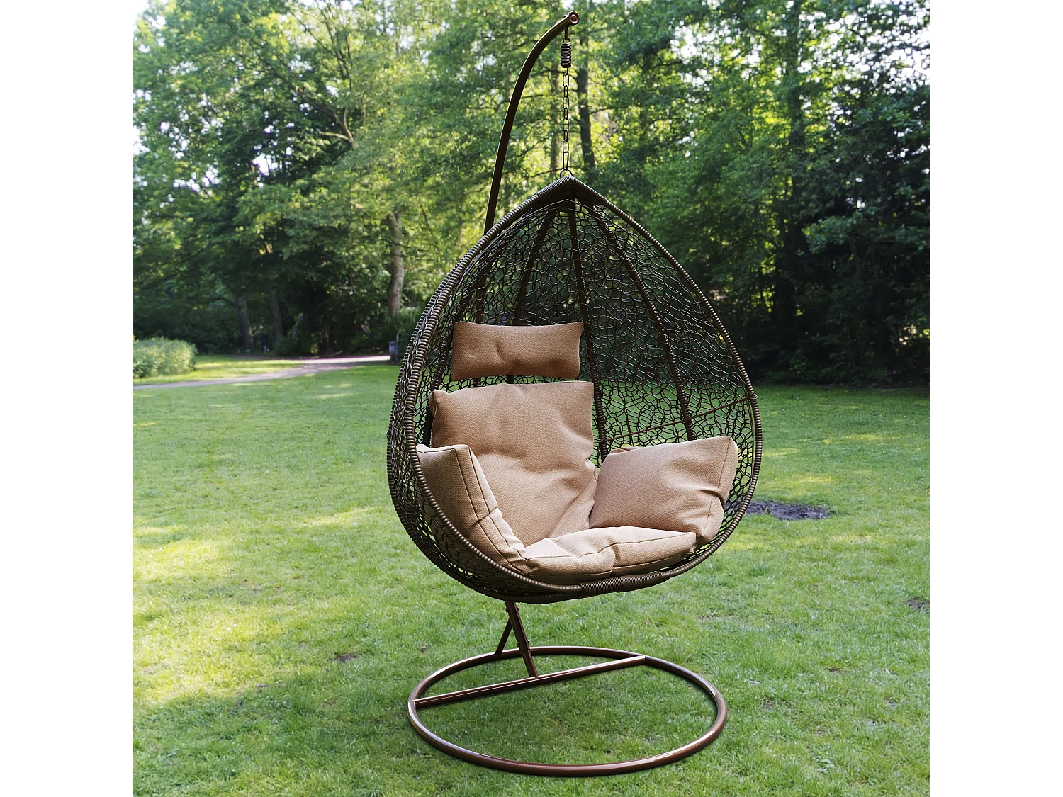 Sedia A Dondolo Poltrona Sospesa Pensile In Poly Rattan Ovetto Interno Esterno Giardino Autoportante Struttura In Acciaio Cuscini Sfoderabili Portata 130 Kg Marrone