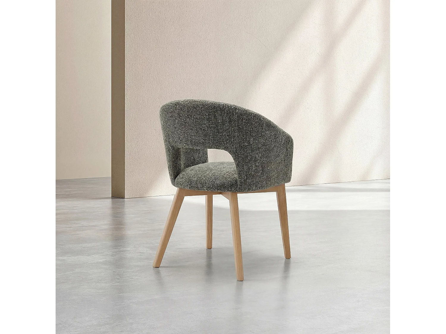Lot de 2 chaises en tissu chenille et bois massif finition chêne avec accoudoirs - Vert