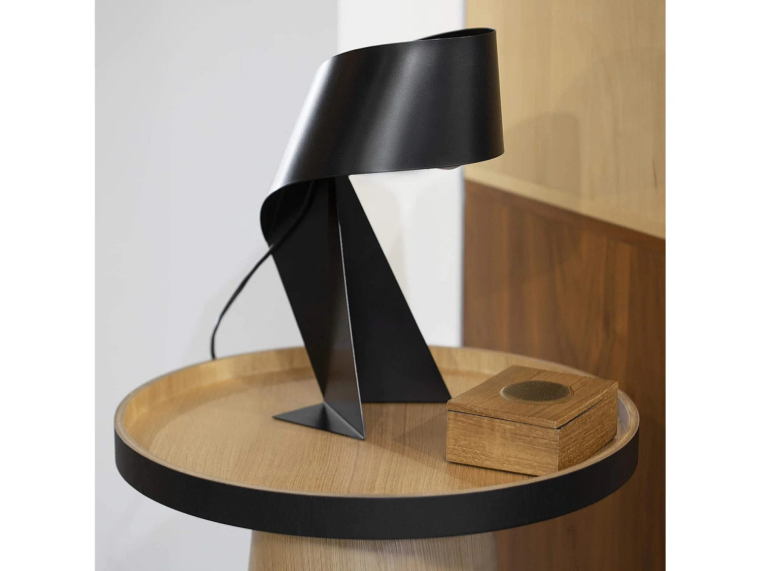 Habitat - Lampe de table en métal - 35 cm - Noir - Design by Claire Norcross - Ribbon