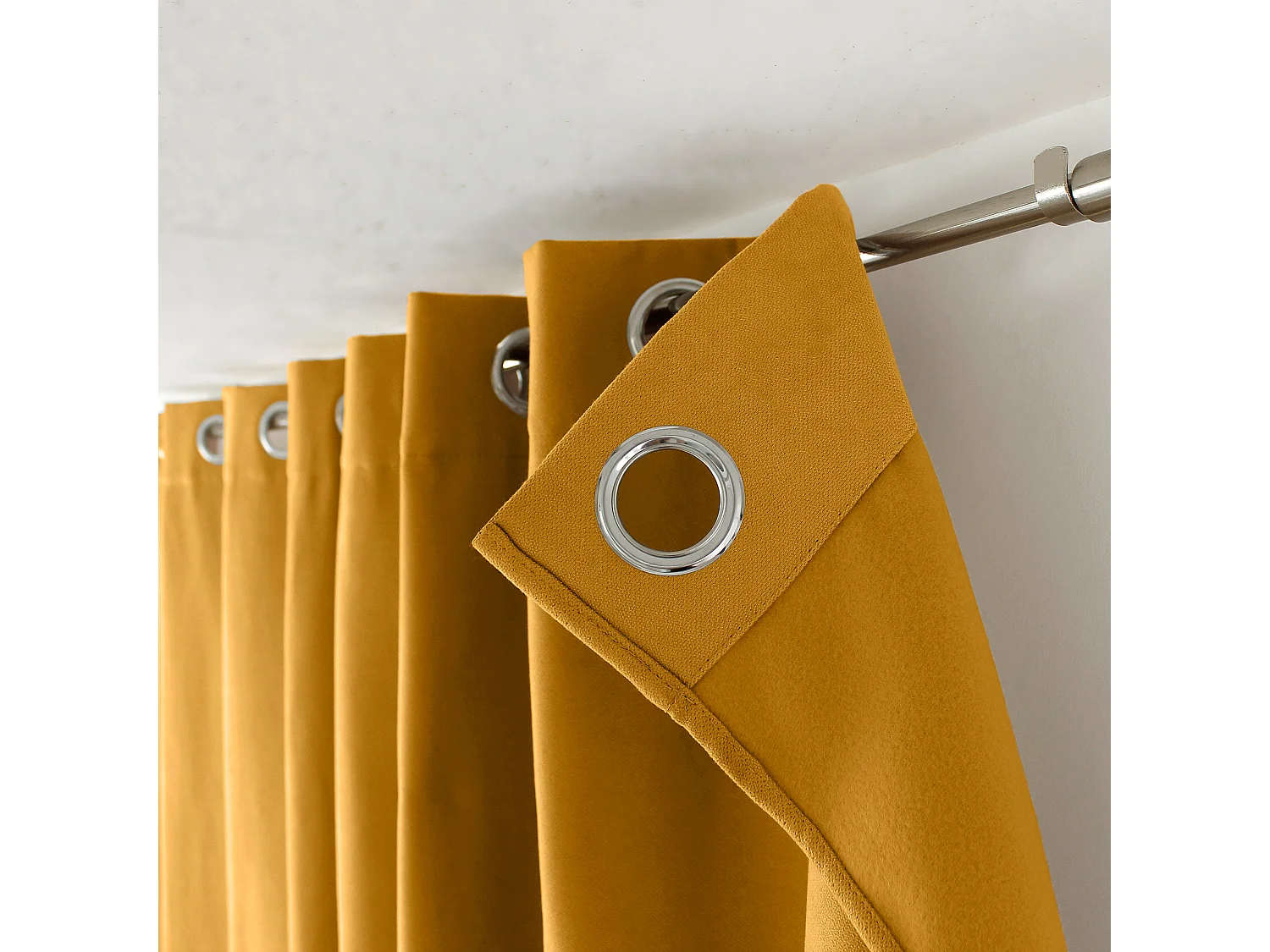 2 thermische gordijnen met oogjes, mosterdgeel, 135x240cm, fleece voering, collectie Nordica