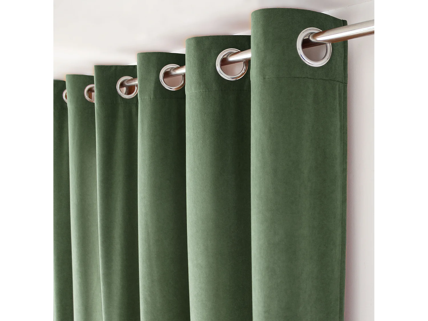 Lot de 2 Rideaux avec Œillets, Grande Hauteur, 140x260cm, Velours Ras, Collection Calin, CMADECO - Vert