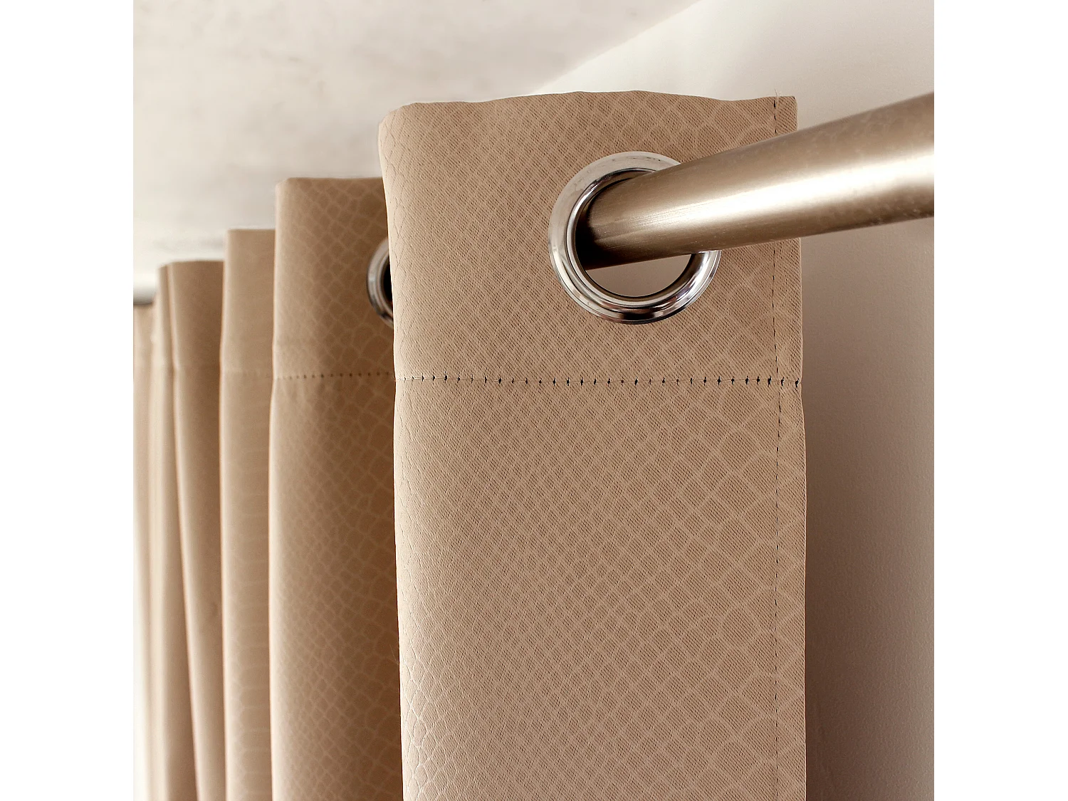 Lot de 2 rideaux occultants, avec oeillets, 140x240cm, beige naturel, motif écaille, collection Crocodile