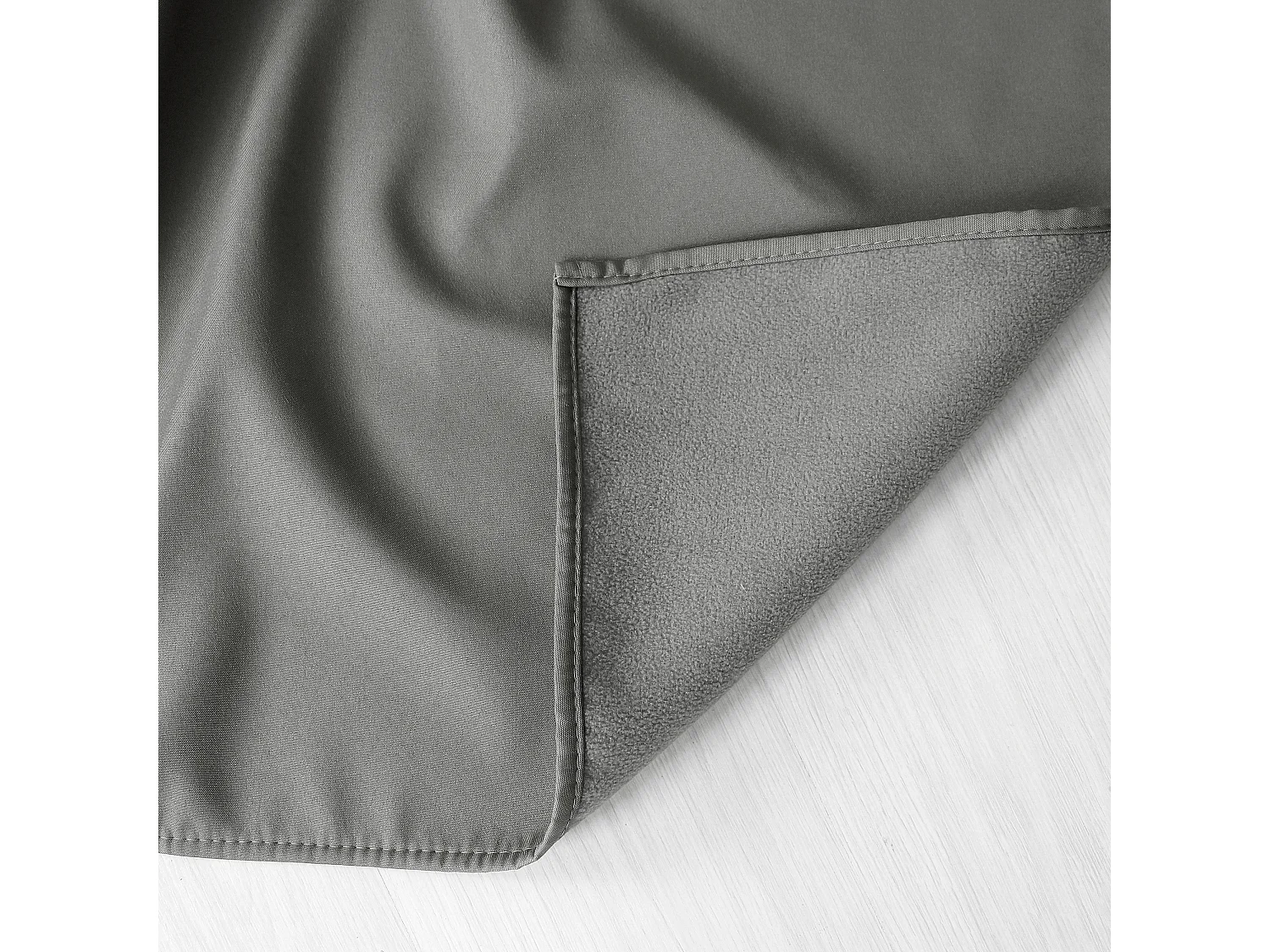 Lot de 2 rideaux thermique avec oeillets, gris clair, 135x180cm, 100% polyester, collection Glacier