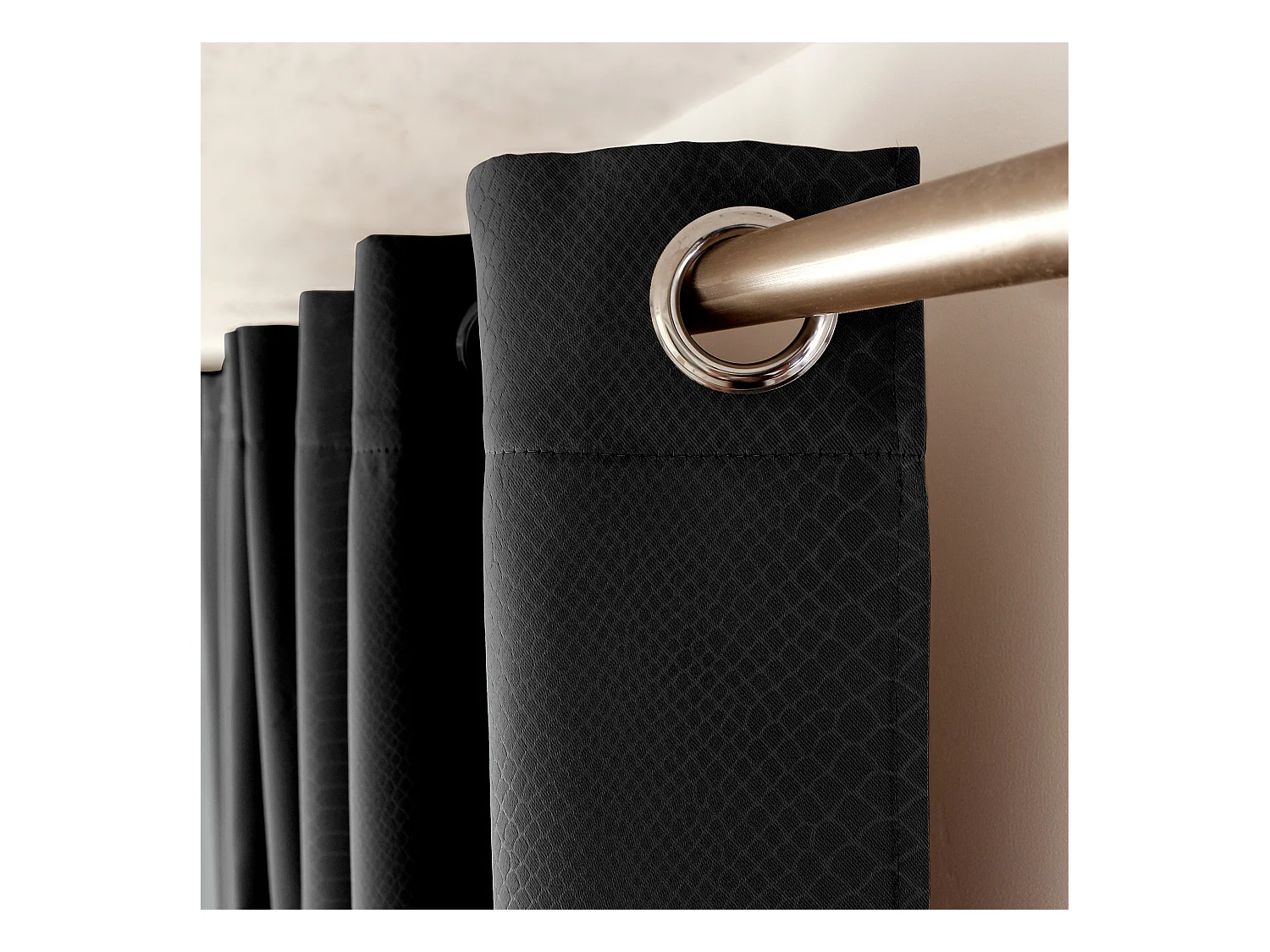 Lot de 2 rideaux occultants, avec oeillets, 140x240cm, noir, motif écaille, collection Crocodile