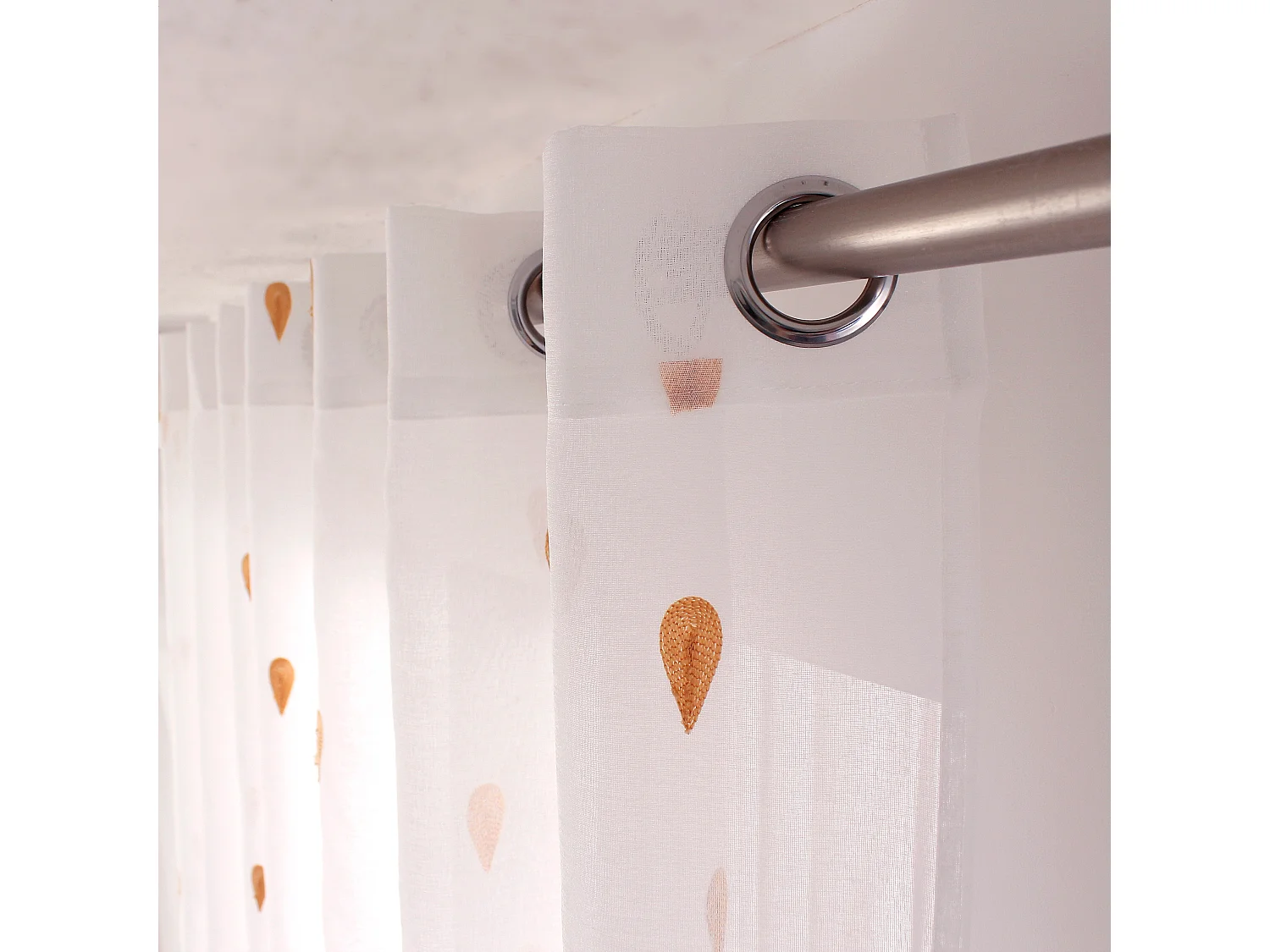 Lot 2 voilages étamine blanc, 140x240cm,  broderie gouttes jaune miel, 140x240cm, collection Telline