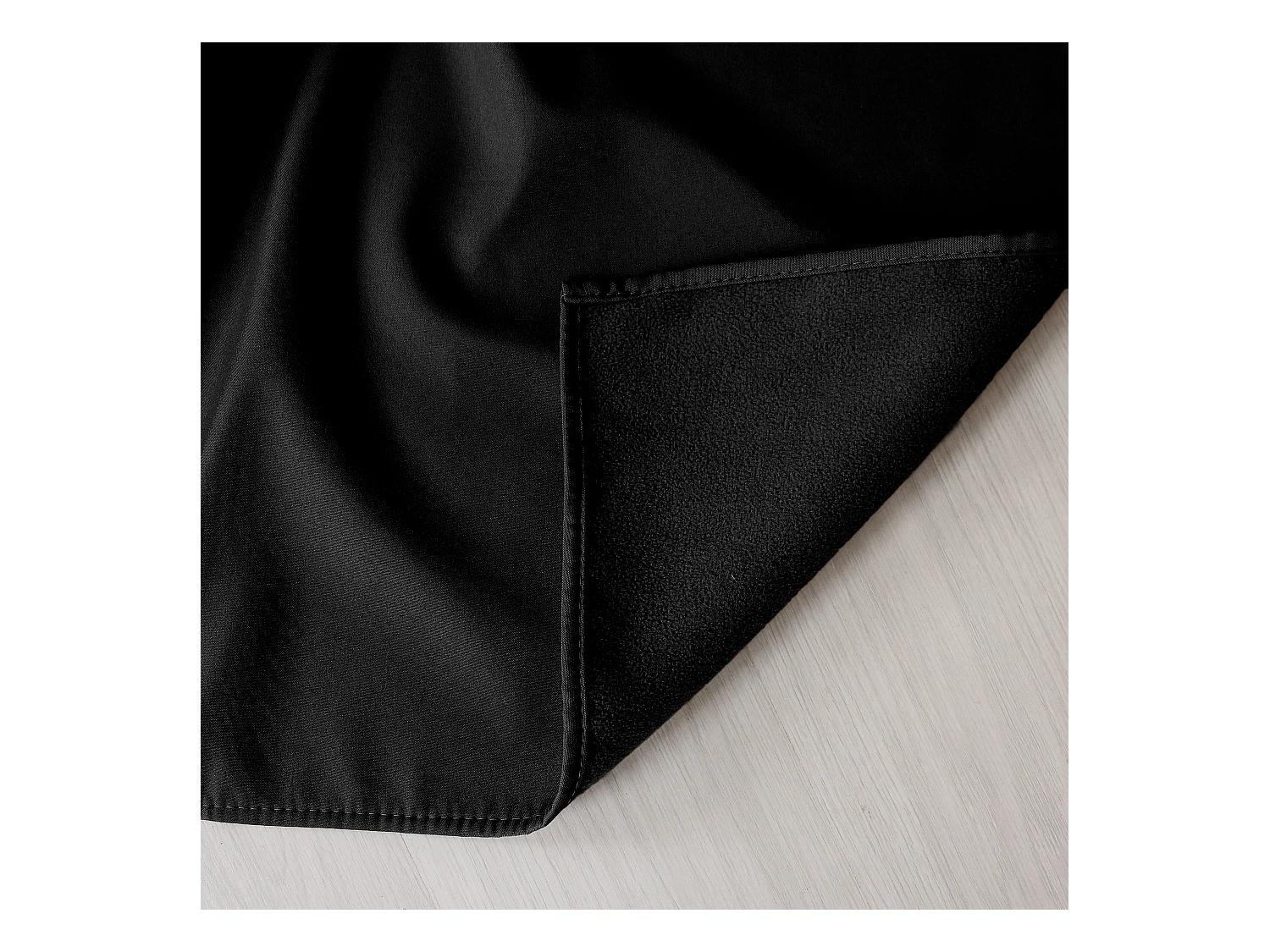 Lot de 2 rideaux thermique avec oeillets, noir, 135x180cm, 100% polyester, collection Glacier