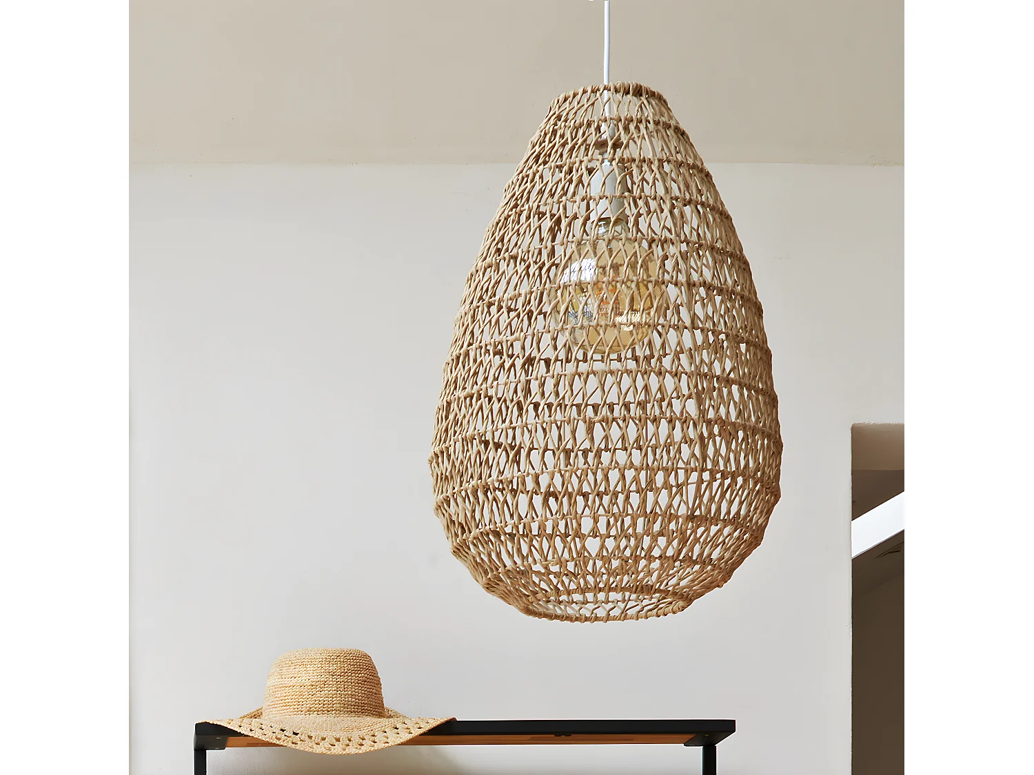 Lampe suspendue, Suspension luminaire coloris beige et fer blanc - D.  37,5  x H. 55 cm