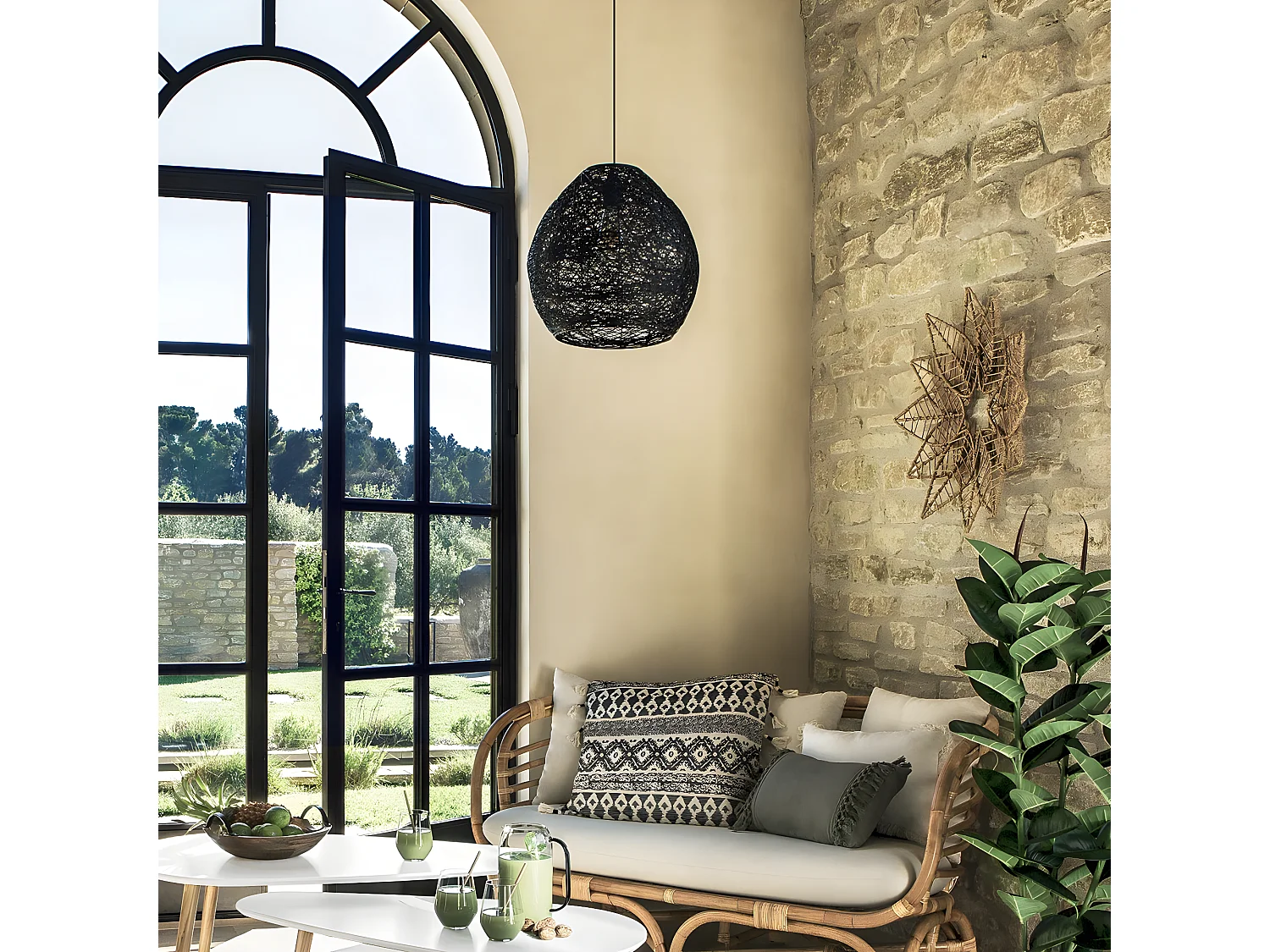 Suspension en papier coloris noir - D. 34 x H. 35 cm