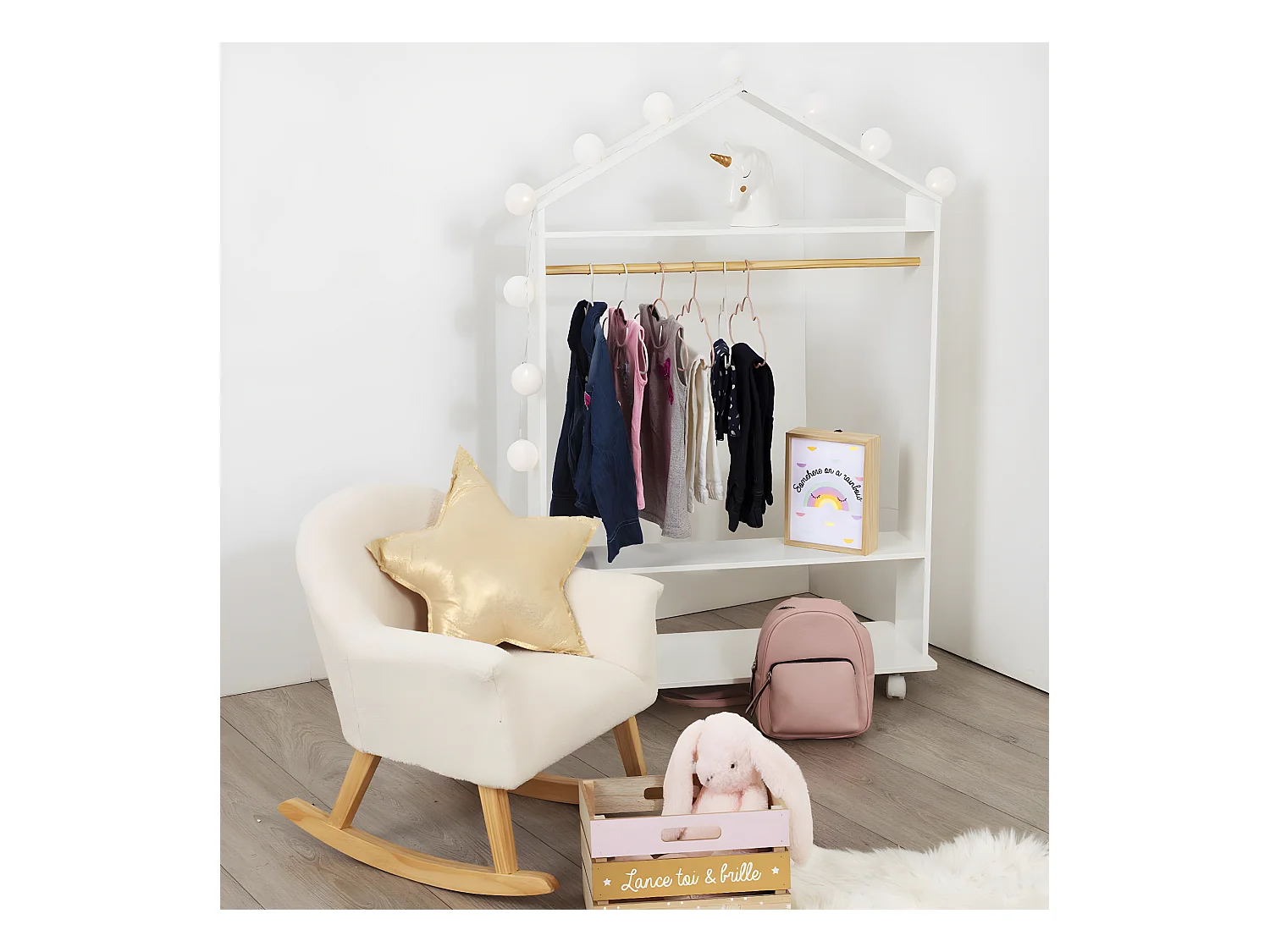 Penderie enfant à roulettes coloris blanc - L.80,5 x l.36 x H.120 cm