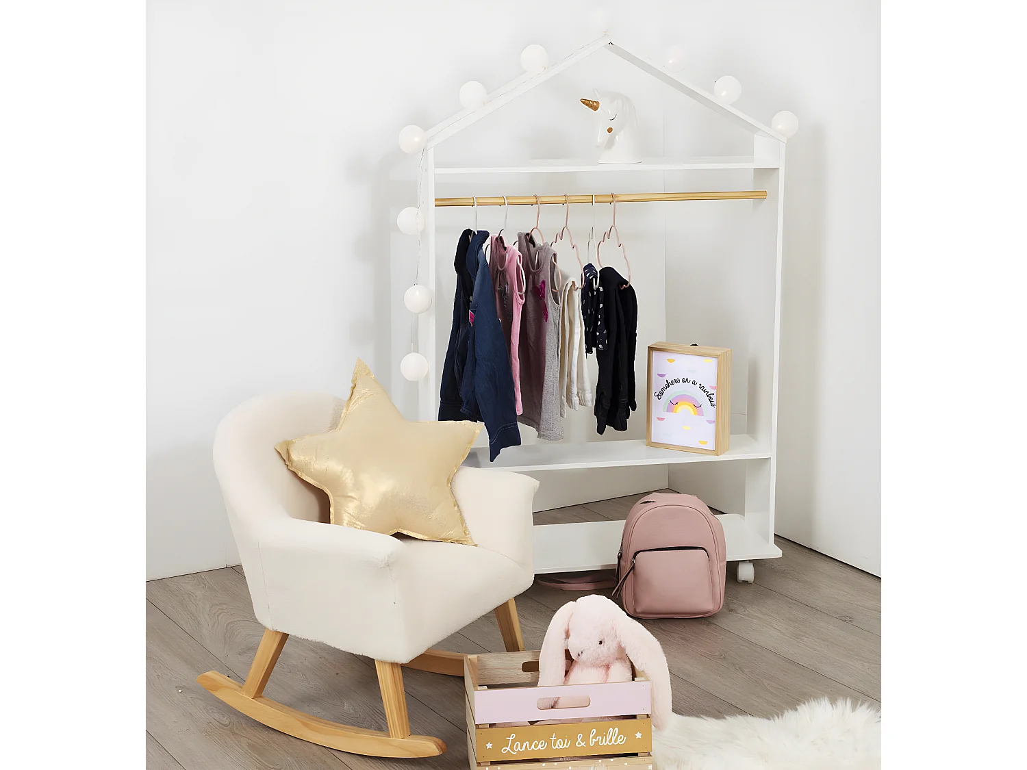Penderie enfant à roulettes coloris blanc - L.80,5 x l.36 x H.120 cm