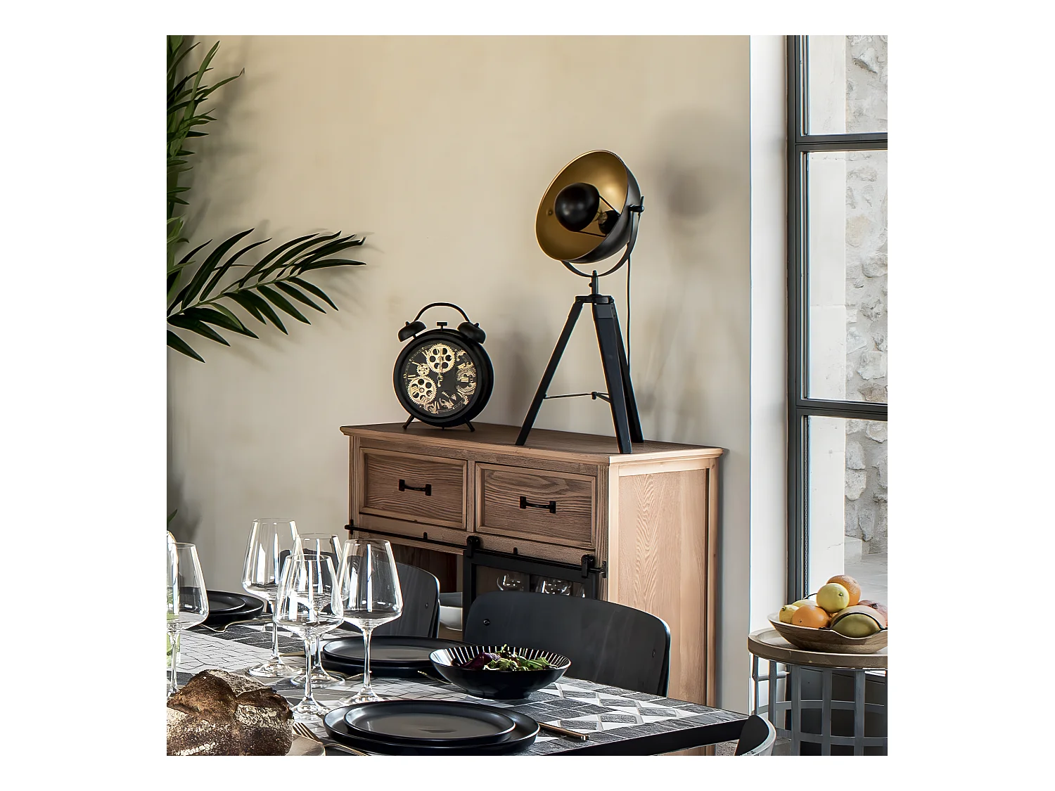 Lampe trepied coloris noir en paulownia - D. 35 x H. 71 cm