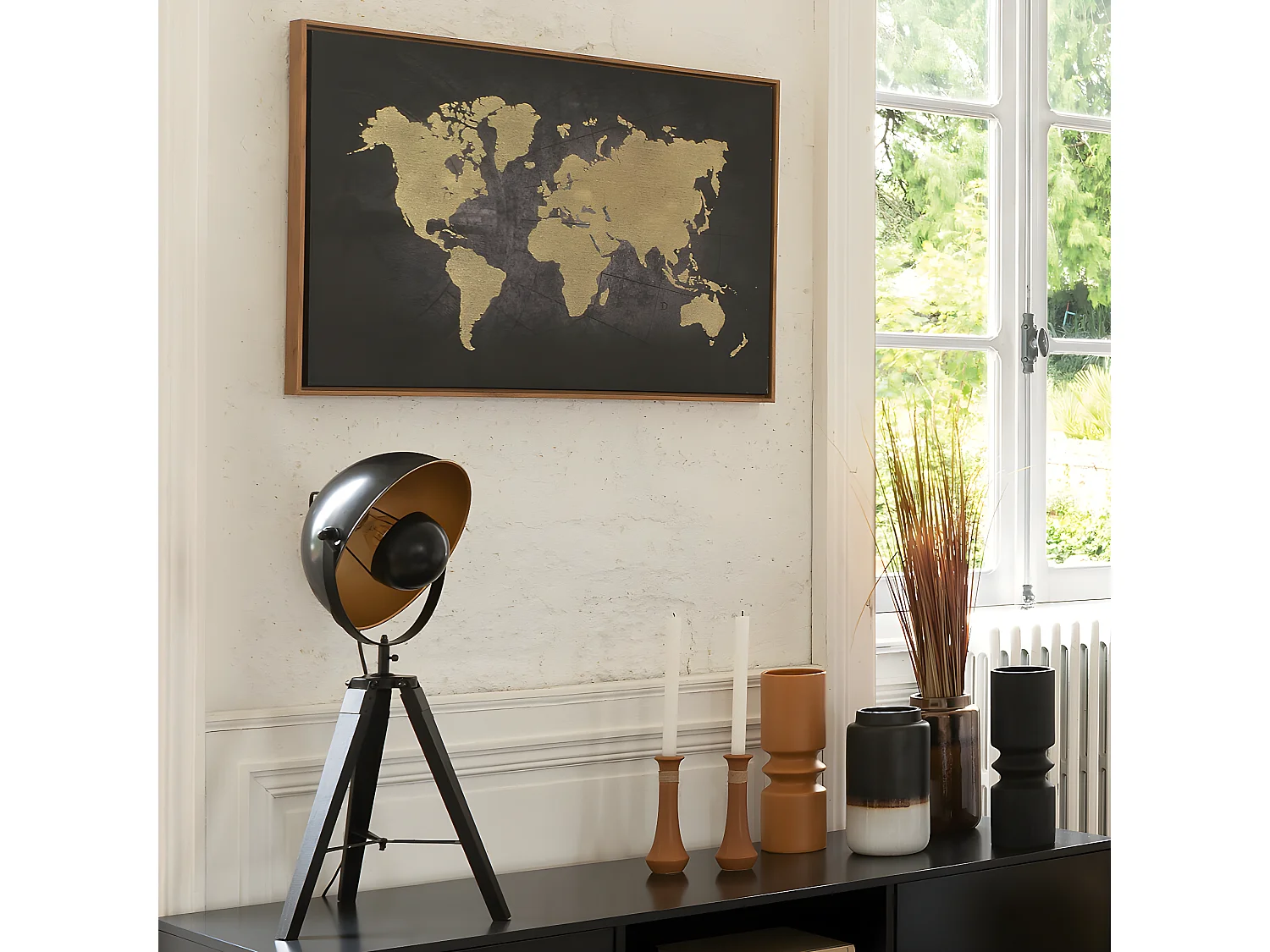 Lampe trepied coloris noir en paulownia - D. 35 x H. 71 cm