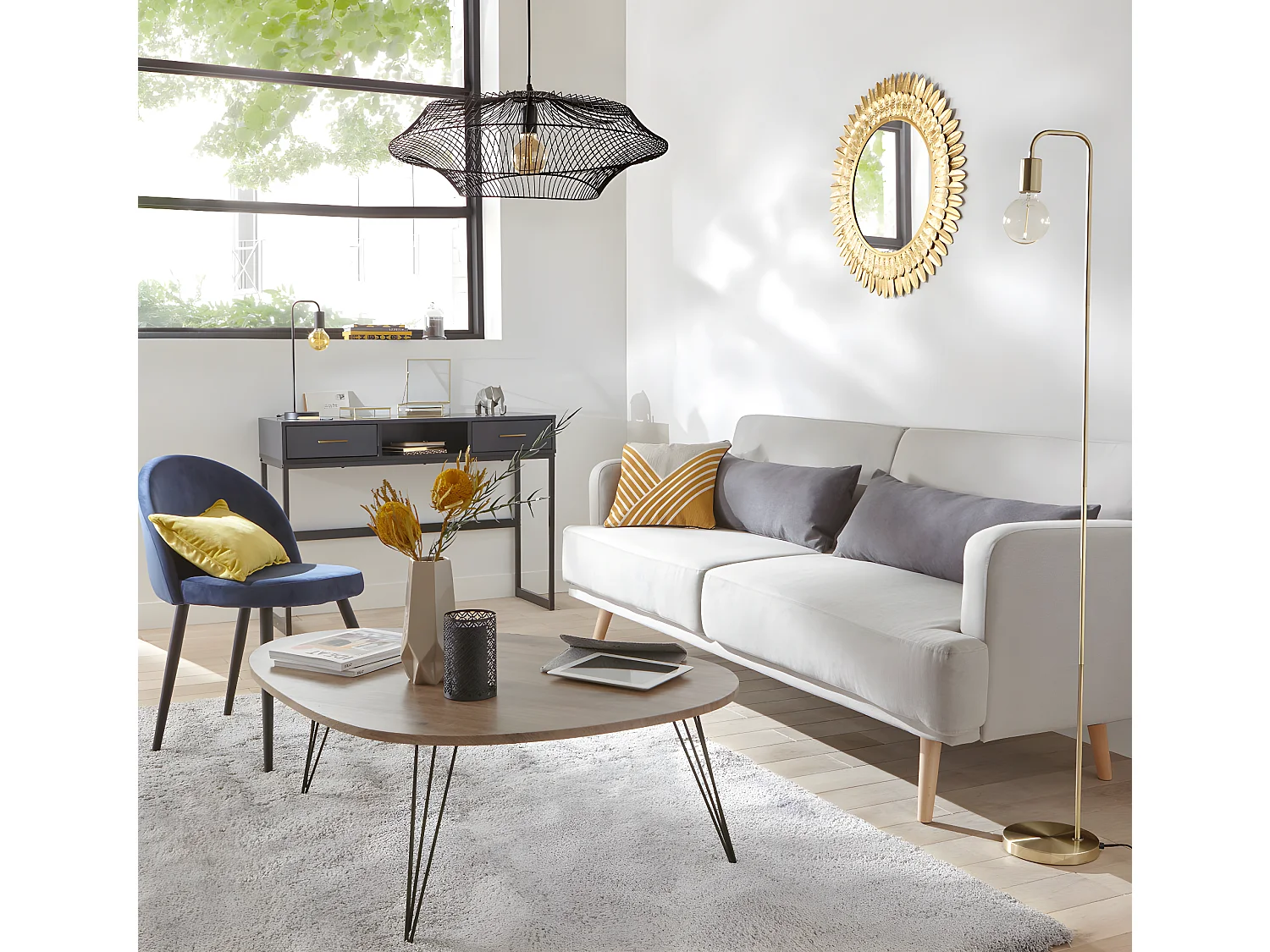 Lampadaire en métal coloris noir - D.20 x H.150 cm