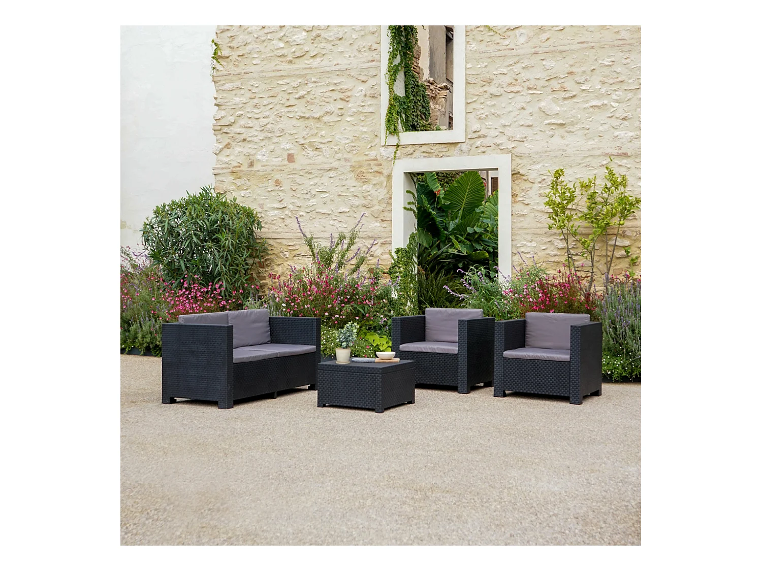 Salon de jardin 4 places en résine tressée avec table et coffre de rangement gris SOLIS