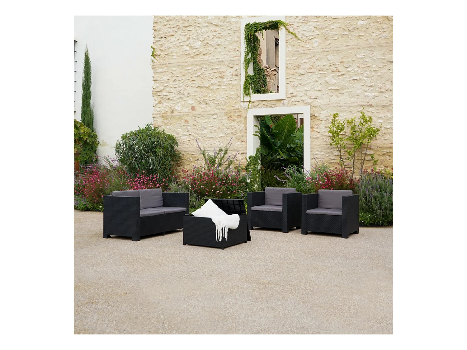 Salon de jardin 4 places en résine tressée avec table et coffre de rangement gris SOLIS